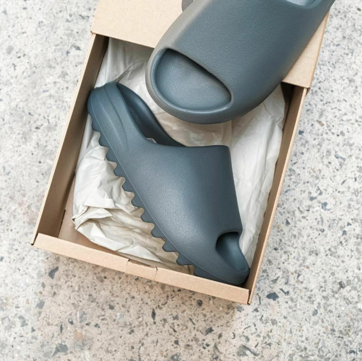 ADIDAS YEEZY SLIDE "Slate Marine" 松石綠 ID2349