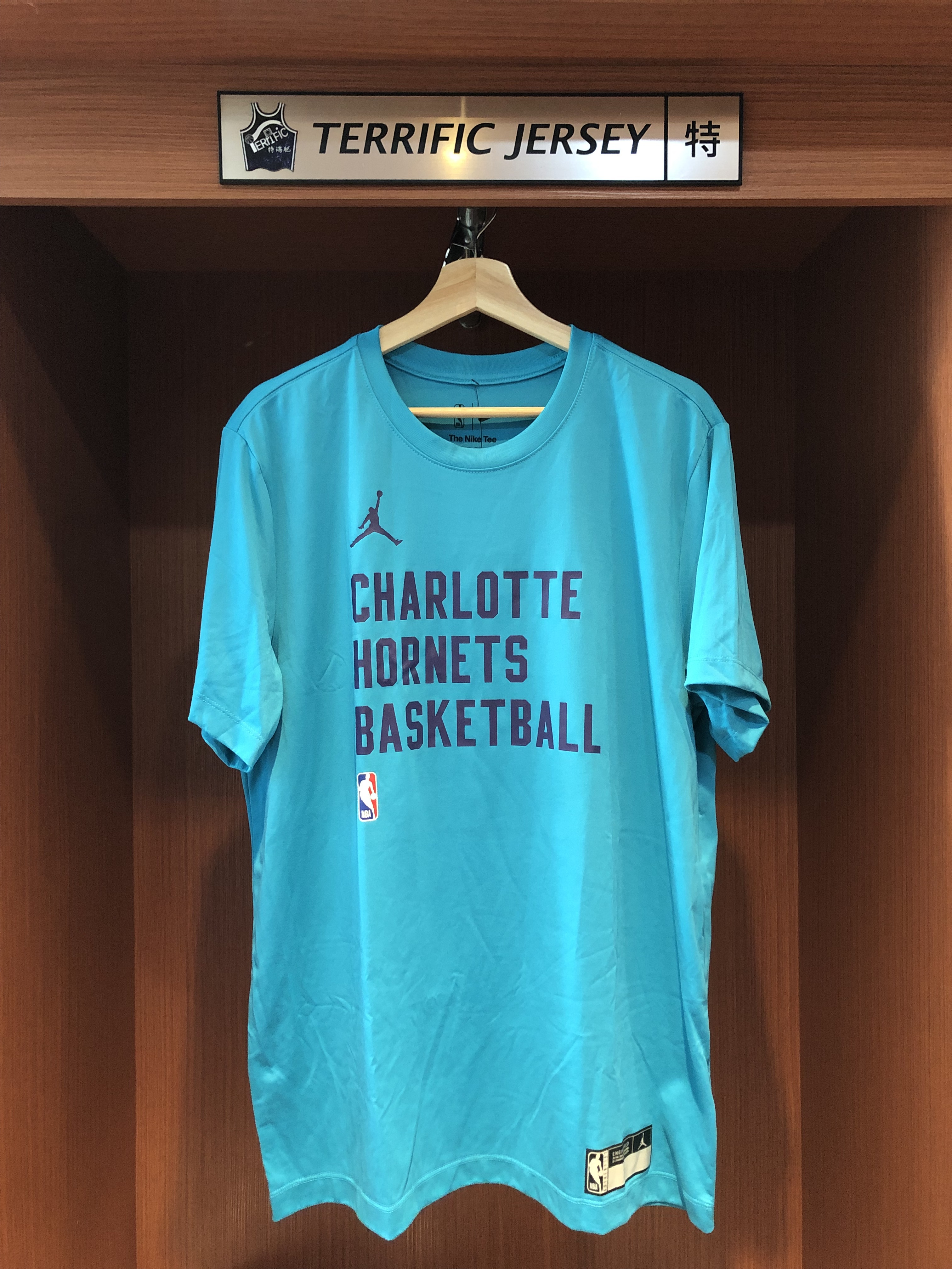 NBA短袖上衣 Charlotte Hornets 夏洛特黃蜂 湖水綠 23-24熱身衣 球員實穿同款 Jordan Performance Tee 排汗短袖 全新