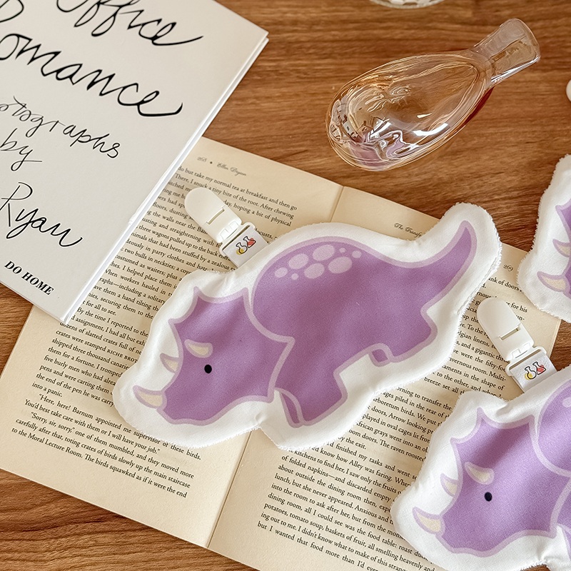 【舊材質】手繪恐龍手帕巾 | 幼稚園手帕夾 (毛巾布)-售完不補