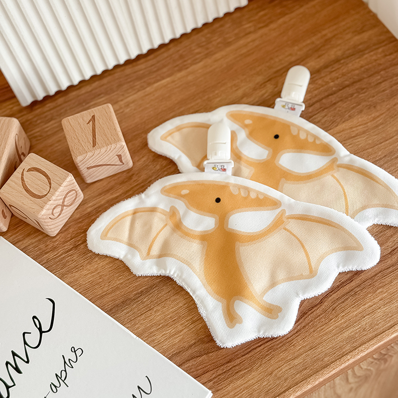 【舊材質】手繪恐龍手帕巾 | 幼稚園手帕夾 (毛巾布)-售完不補