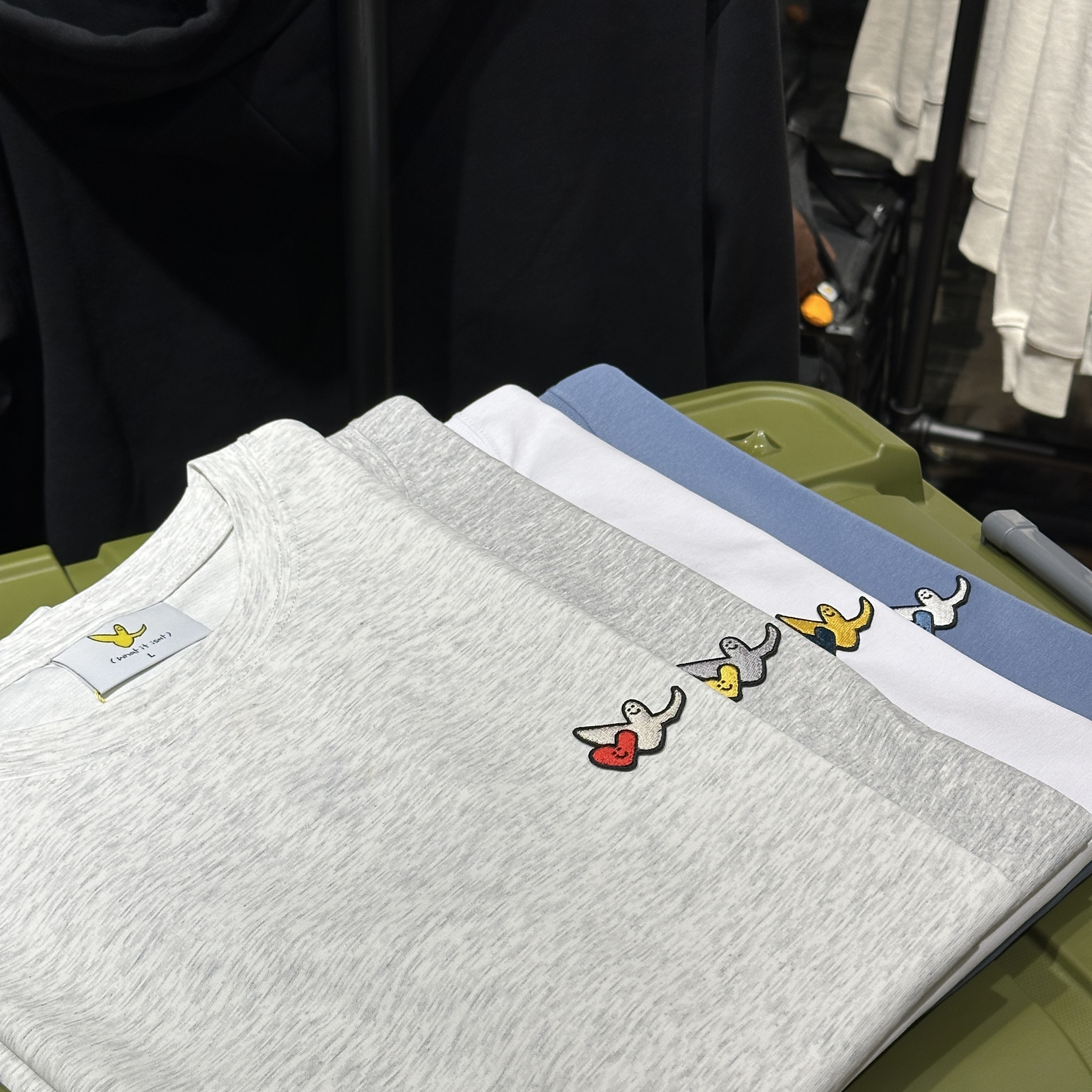 【現貨零碼折扣】what it isnt Double Angel Logo Half Sleeve T-shirts 胸前愛心天使短t MG2402ST04