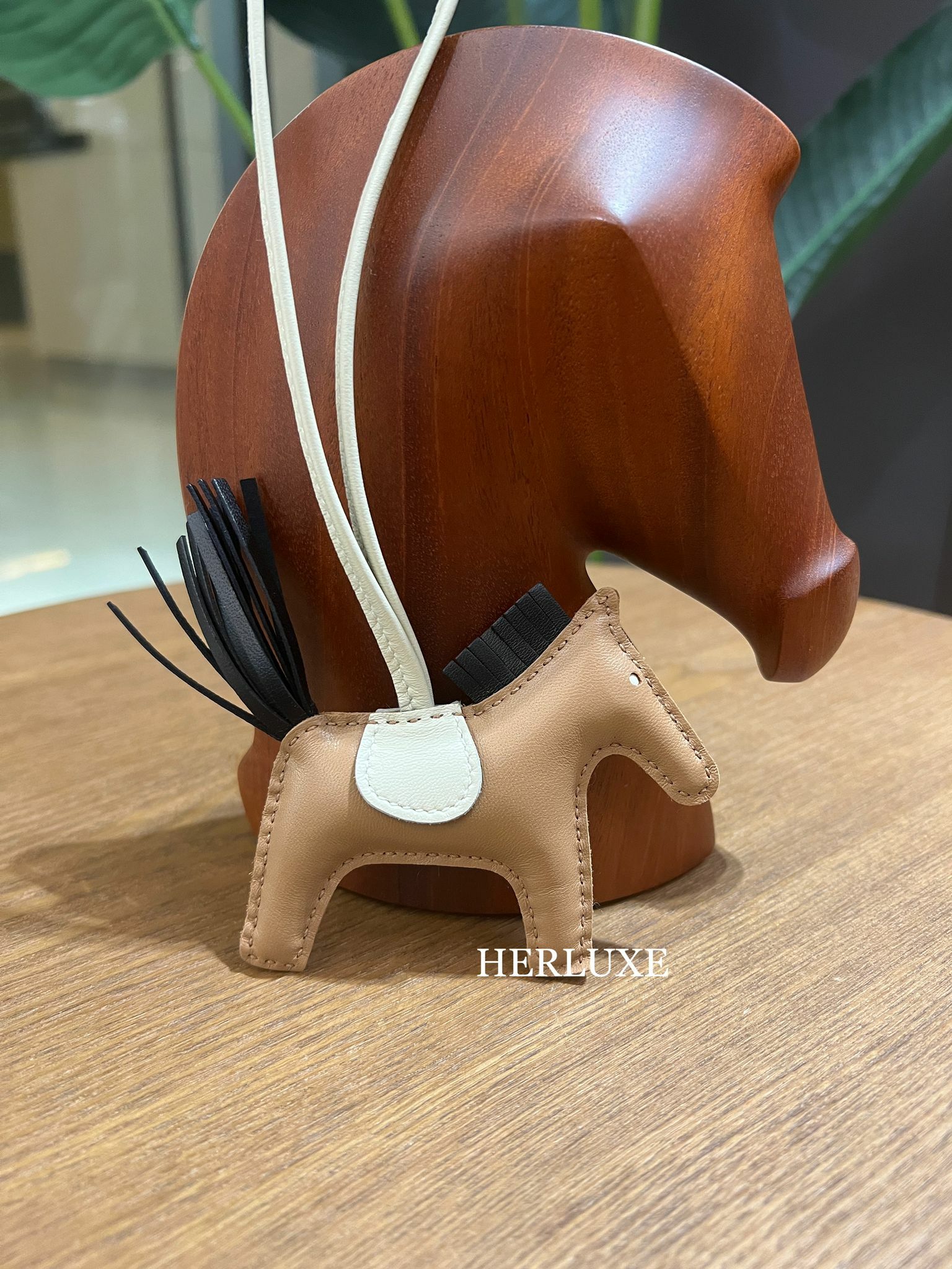 Rodeo 0M chai/89 noir /10 craie