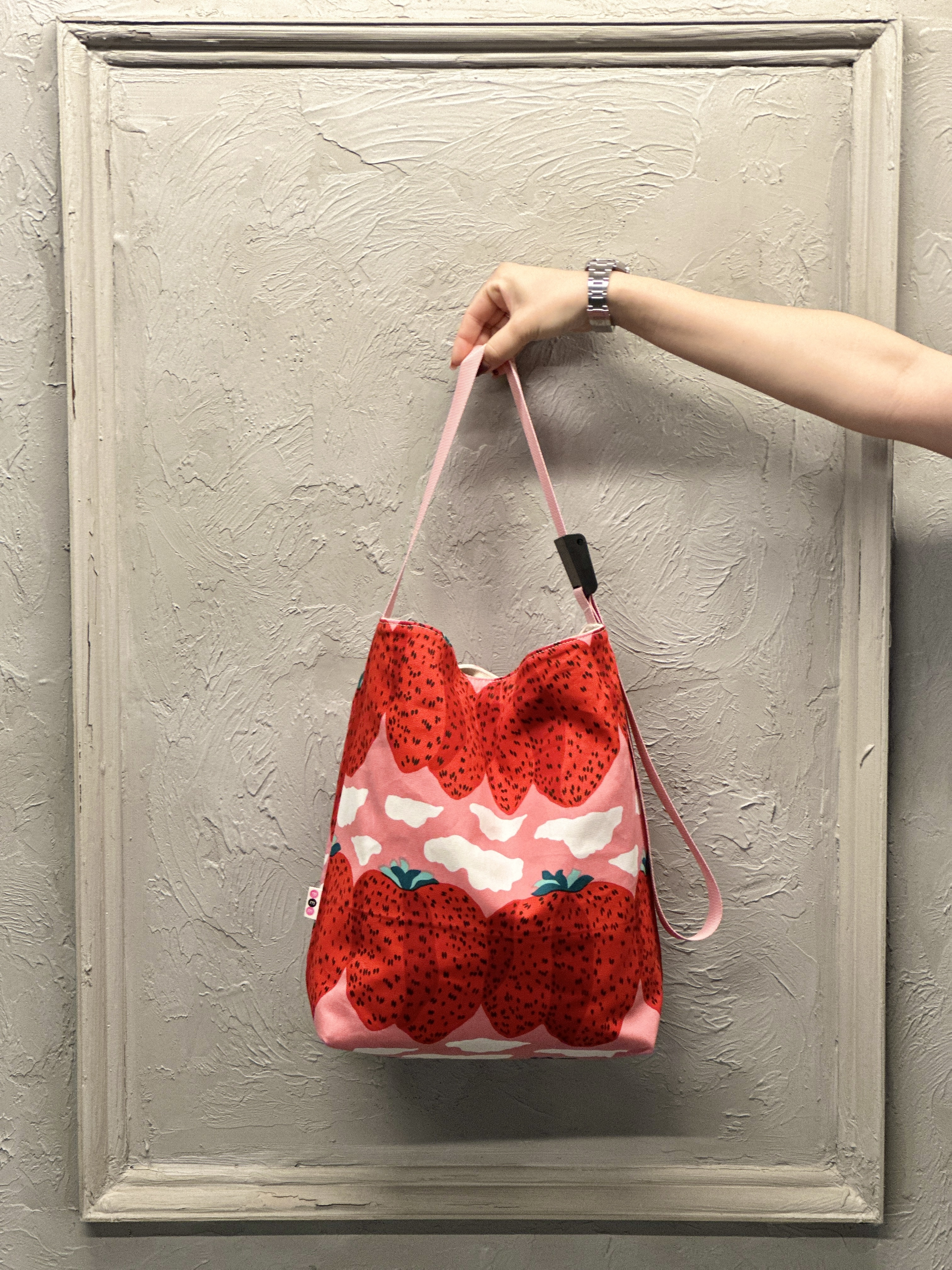 Easy Shoulder Tote | Marimekko rare canvas fabric | 士多啤梨山