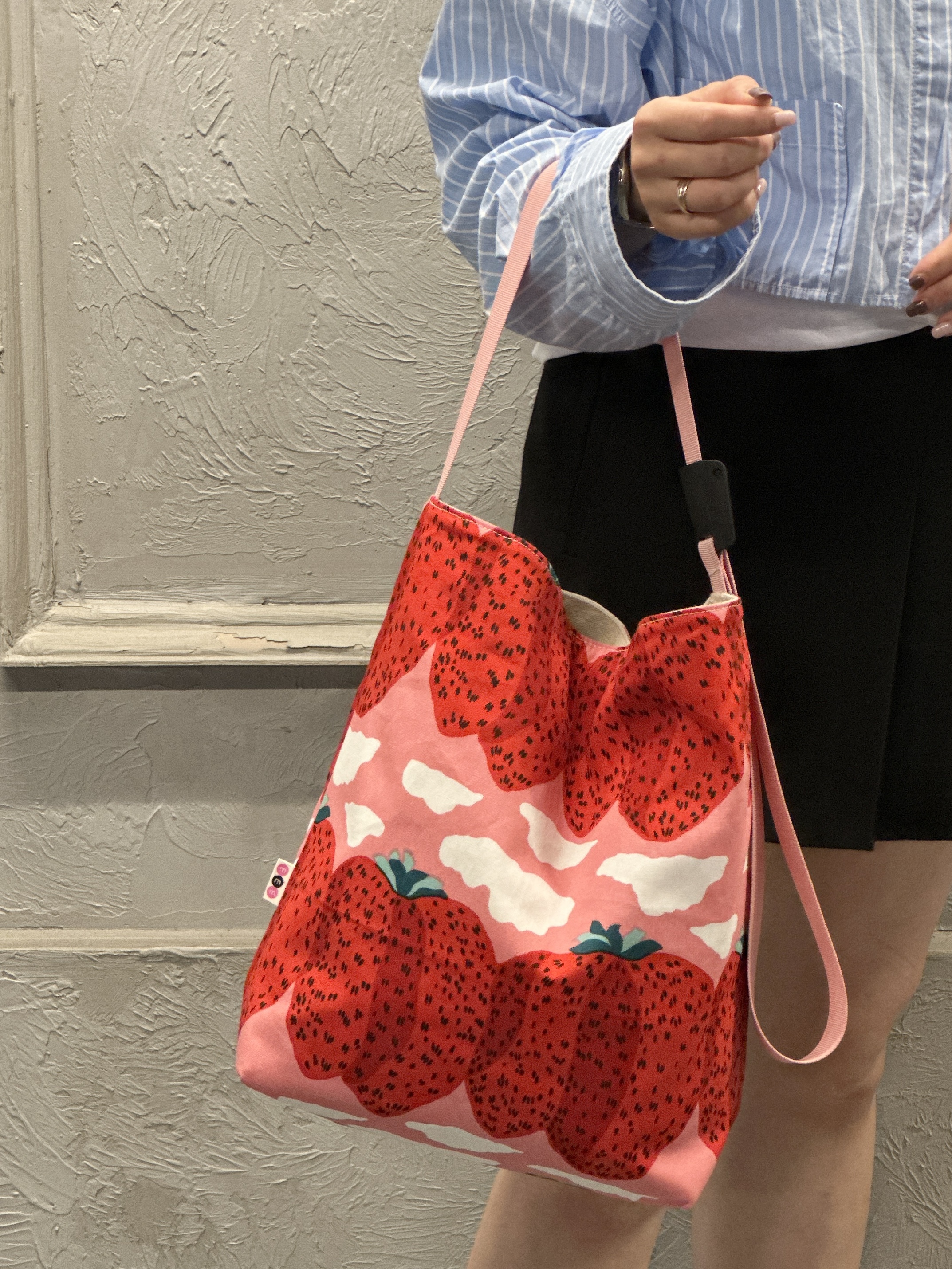 Easy Shoulder Tote | Marimekko rare canvas fabric | 士多啤梨山
