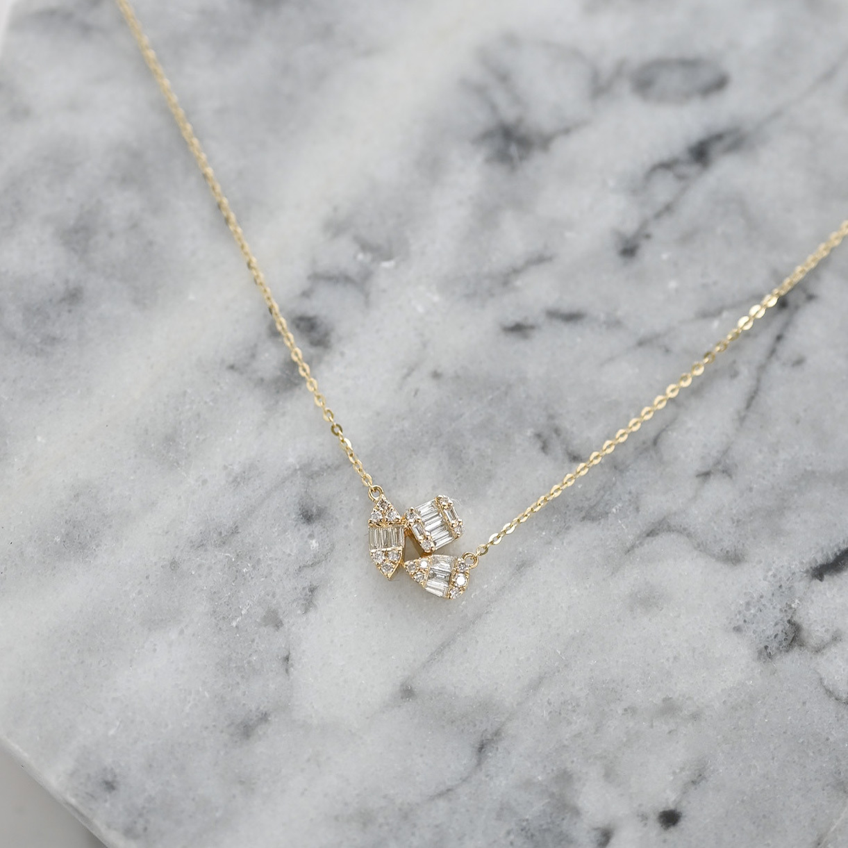 18K Espejo Diamond necklace