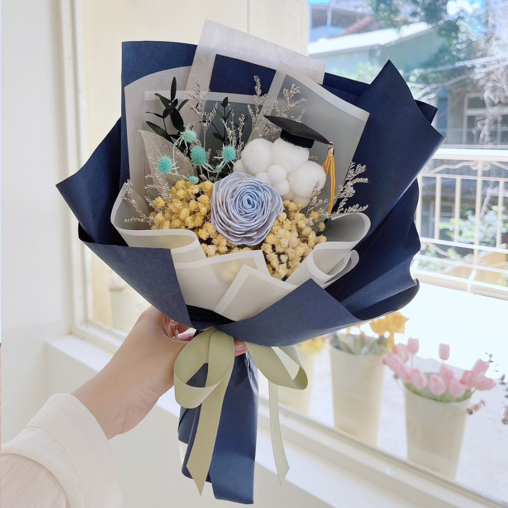 藍天白雲畢業花束