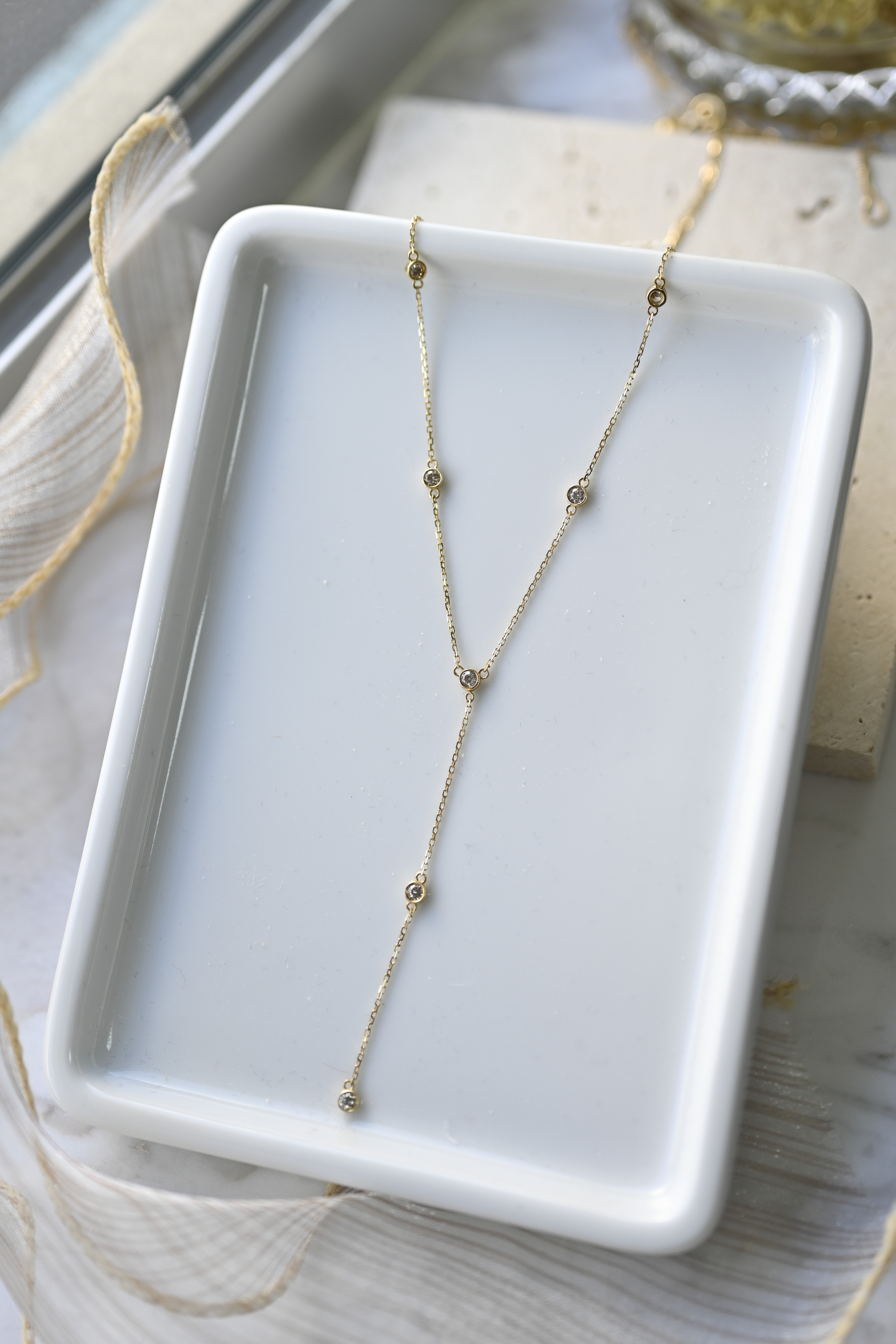 18K Y Shape Diamond necklace