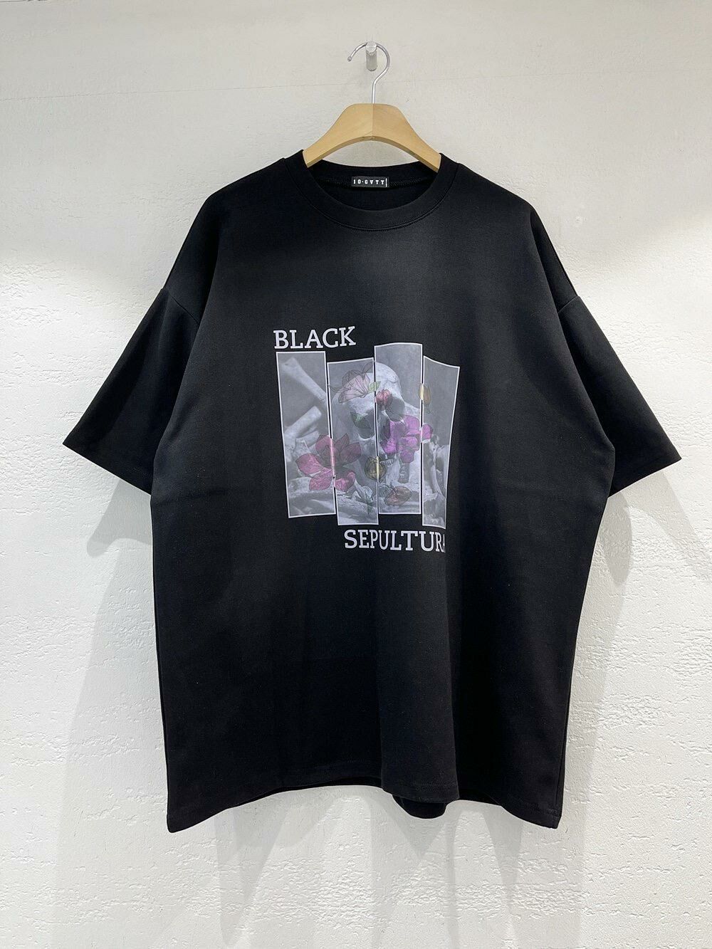 骷髏骨頭圖案英文字短袖Tee 10.GVTY-0102T