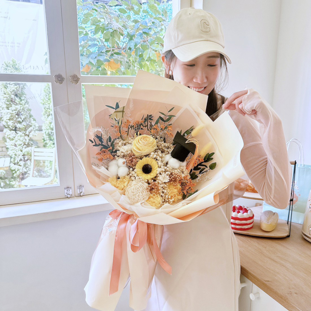 經典向日葵畢業花束 / 黃色包裝