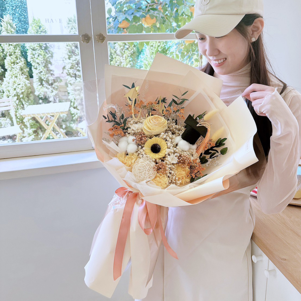 經典向日葵畢業花束 / 黃色包裝