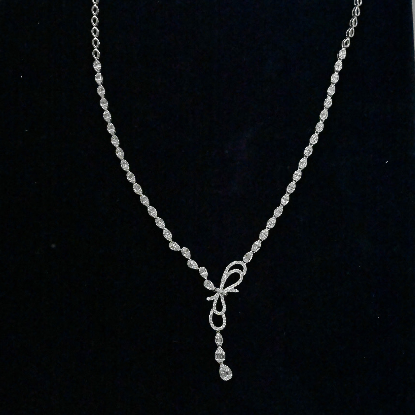 18K Glami Diamond Necklace