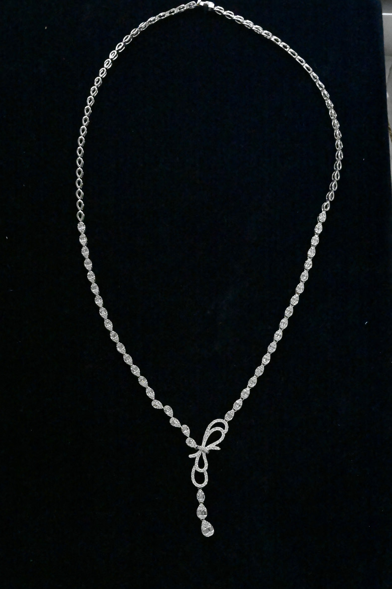 18K Glami Diamond Necklace