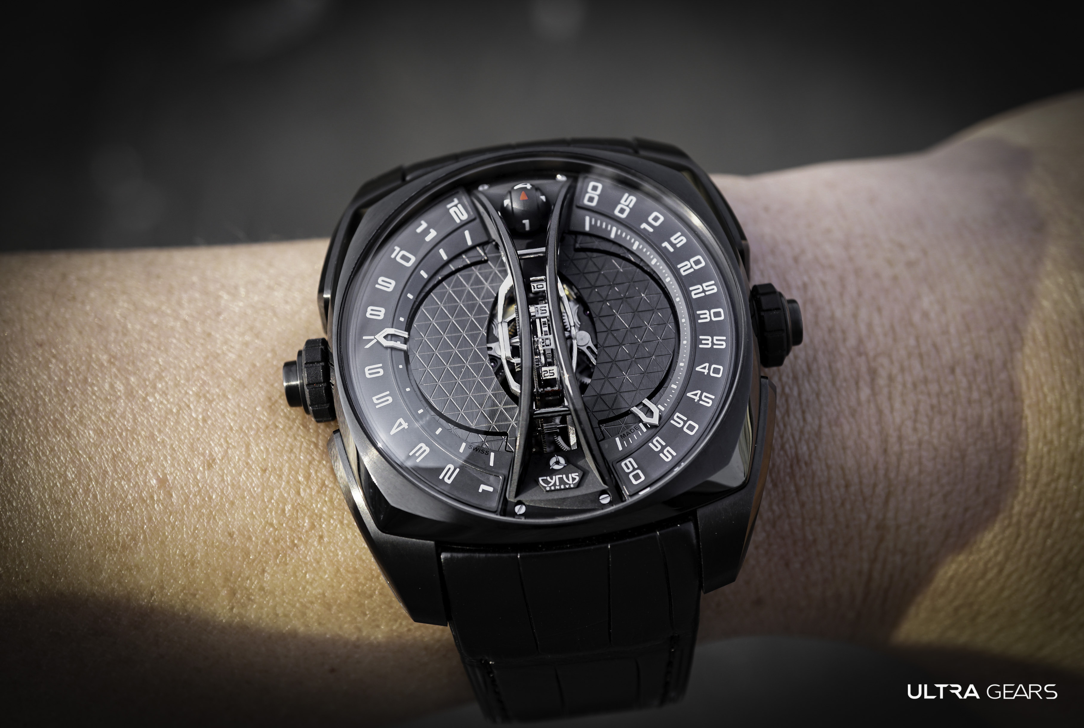 CYRUS_KLEPCYS_VERTICAL_TOURBILLON_Black_DLC_Titanium