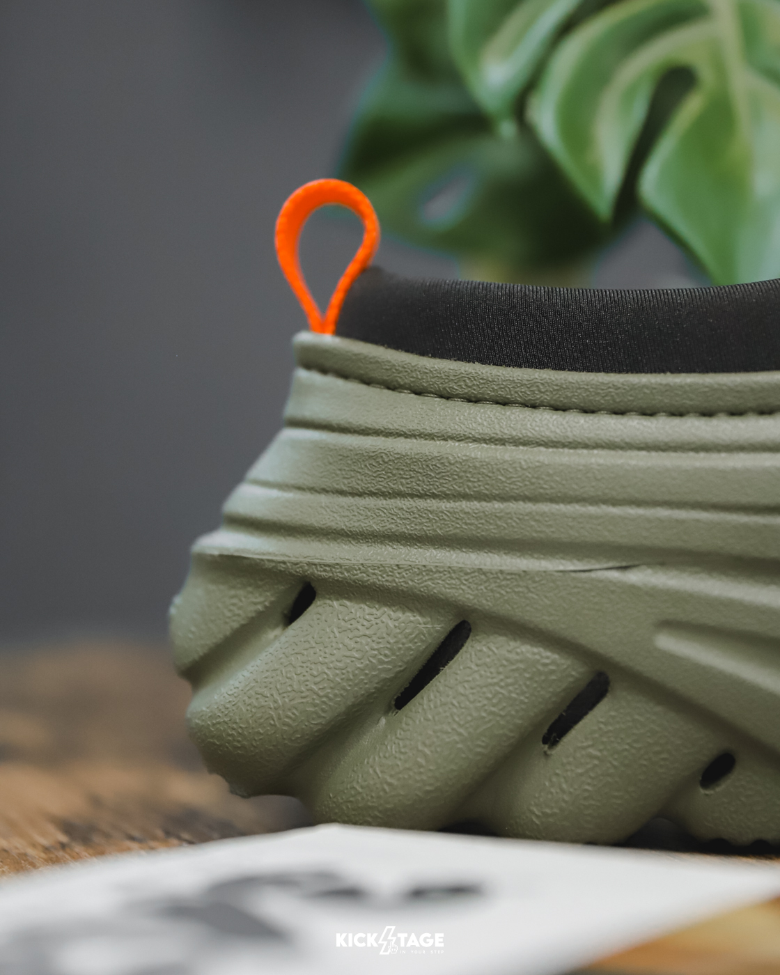 CROCS ECHO STORM 綠色暴風波波鞋內襯套襪層疊機能風格水鞋【209414-309】