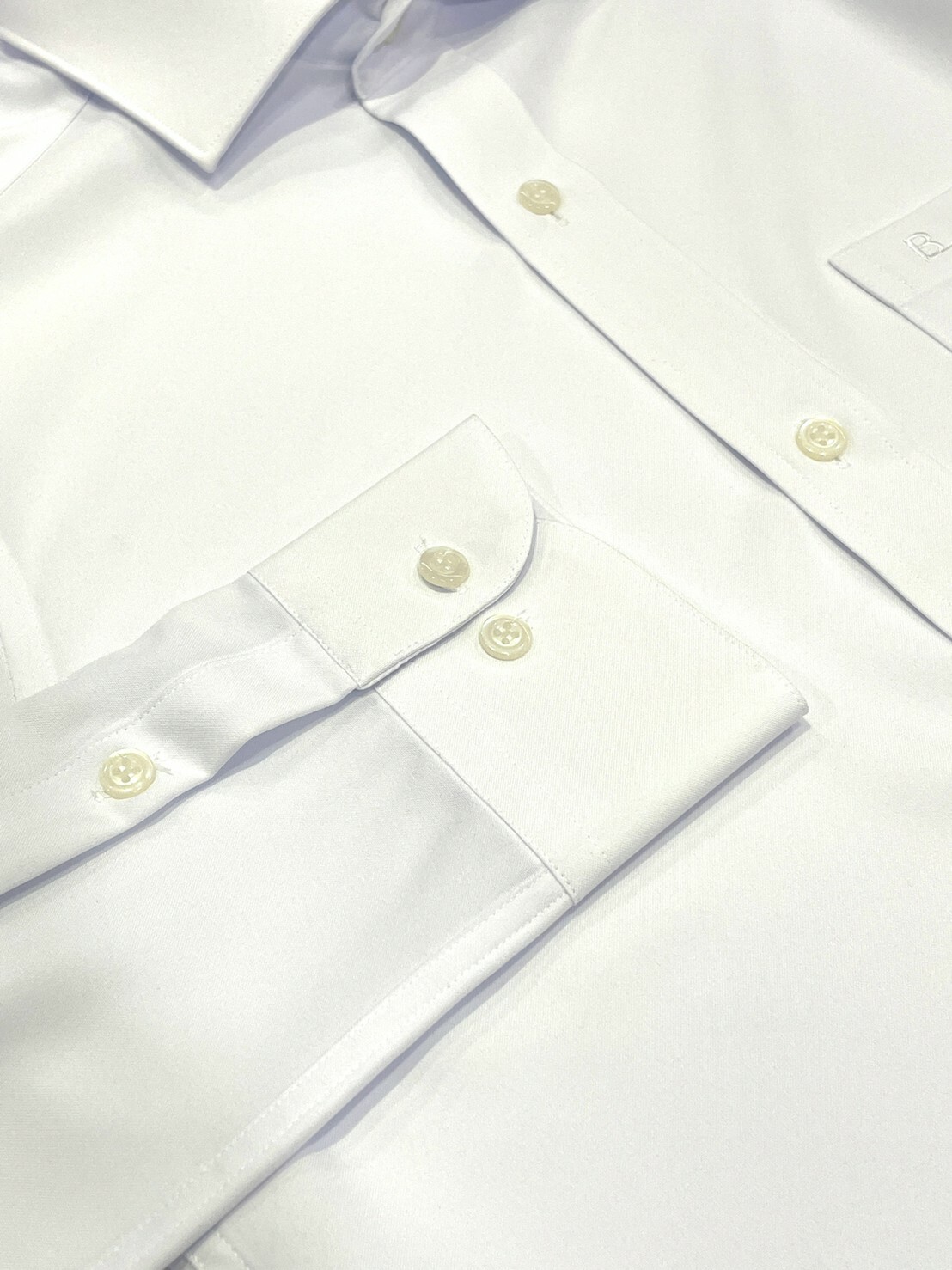 素色彈性白襯衫8