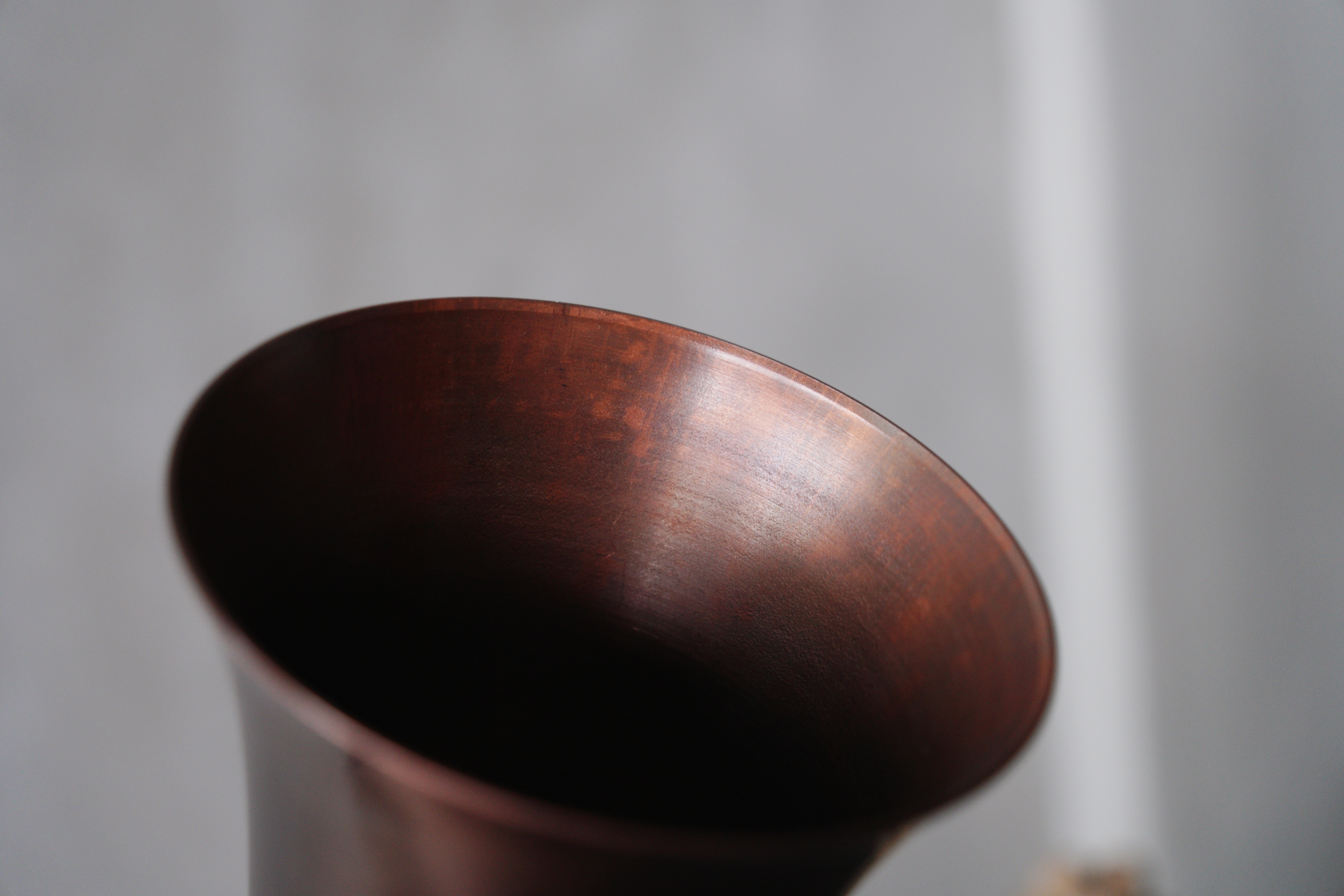 YANGYANG｜紅銅花器 漸層黑