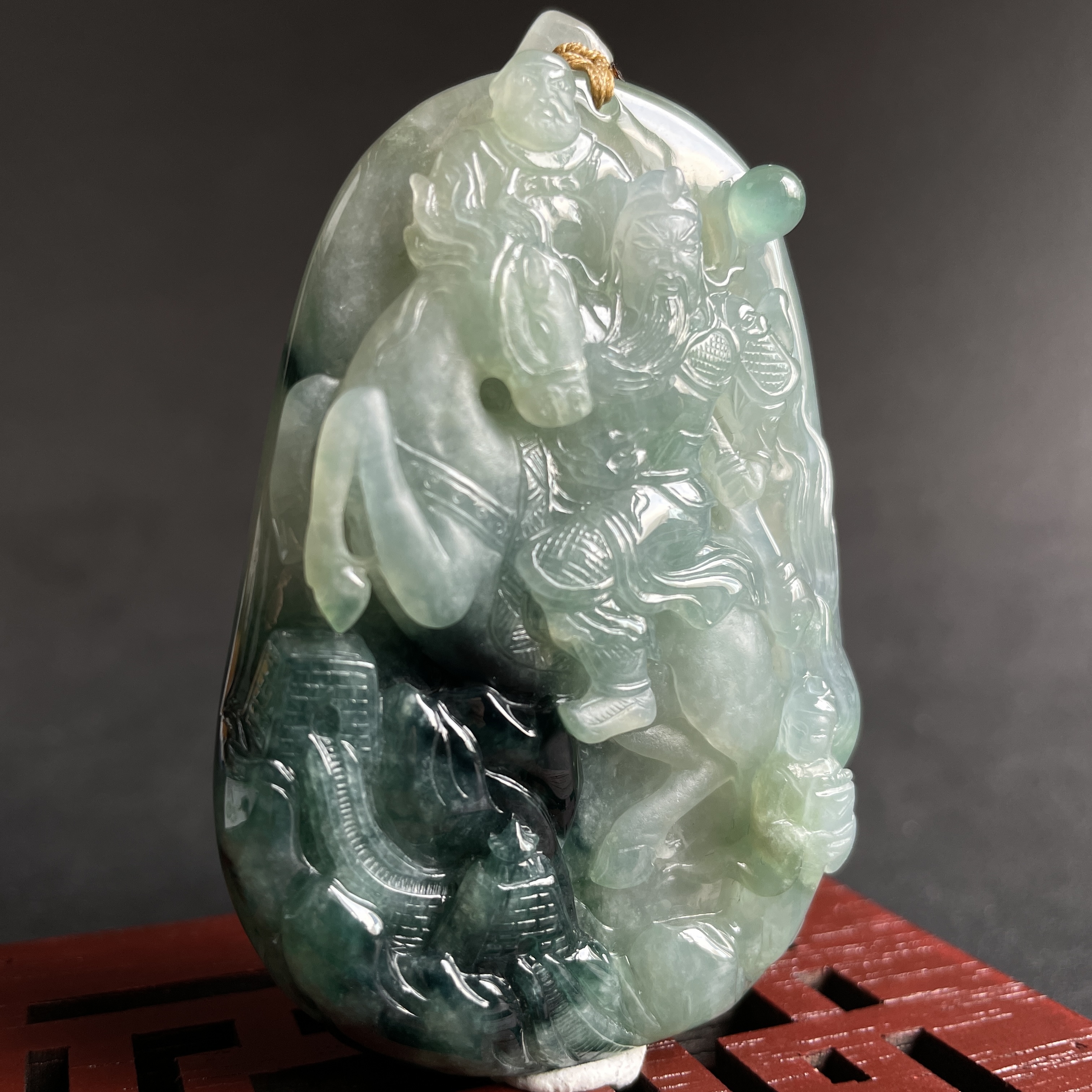 J2133 翡翠戰馬關公旗開得勝