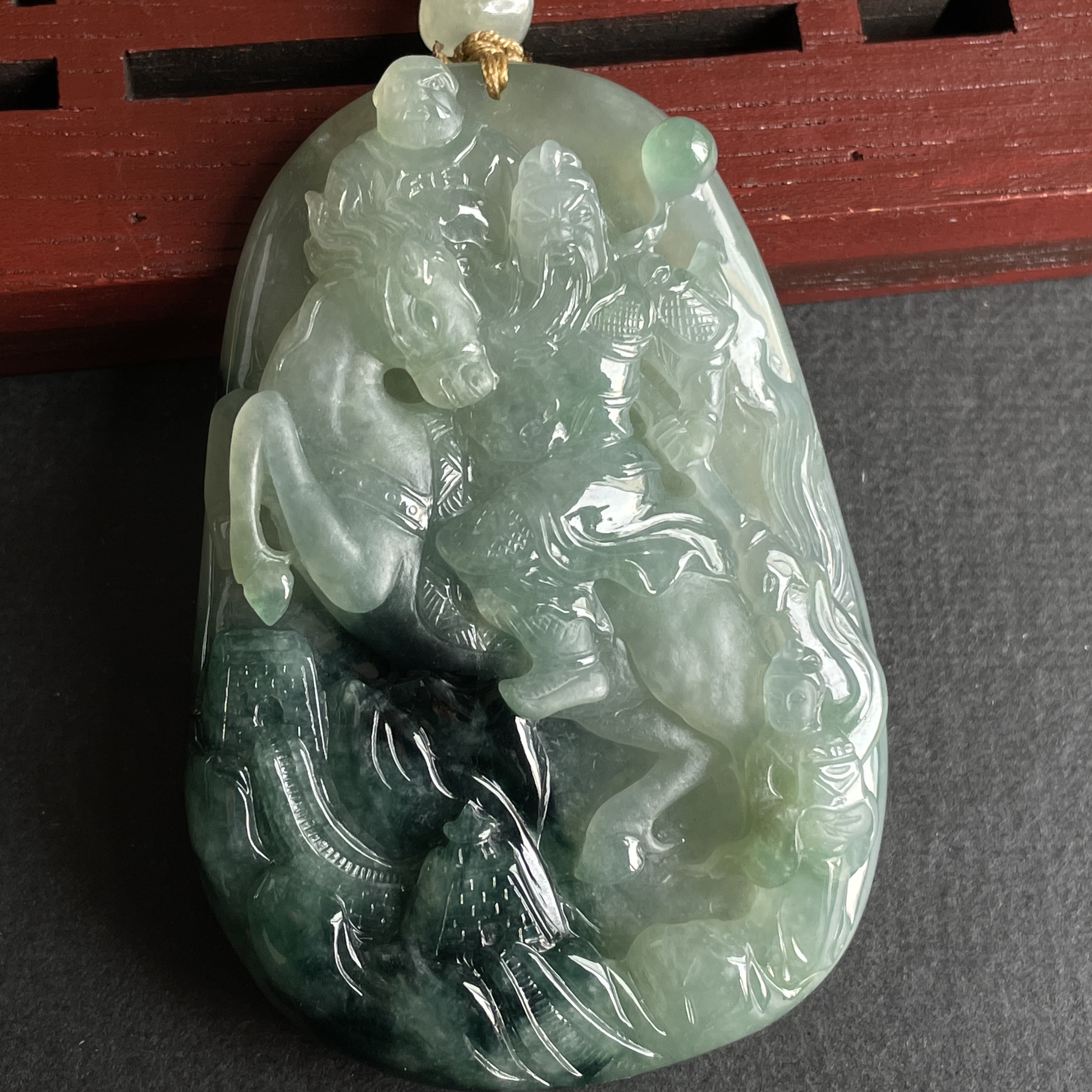 J2133 翡翠戰馬關公旗開得勝