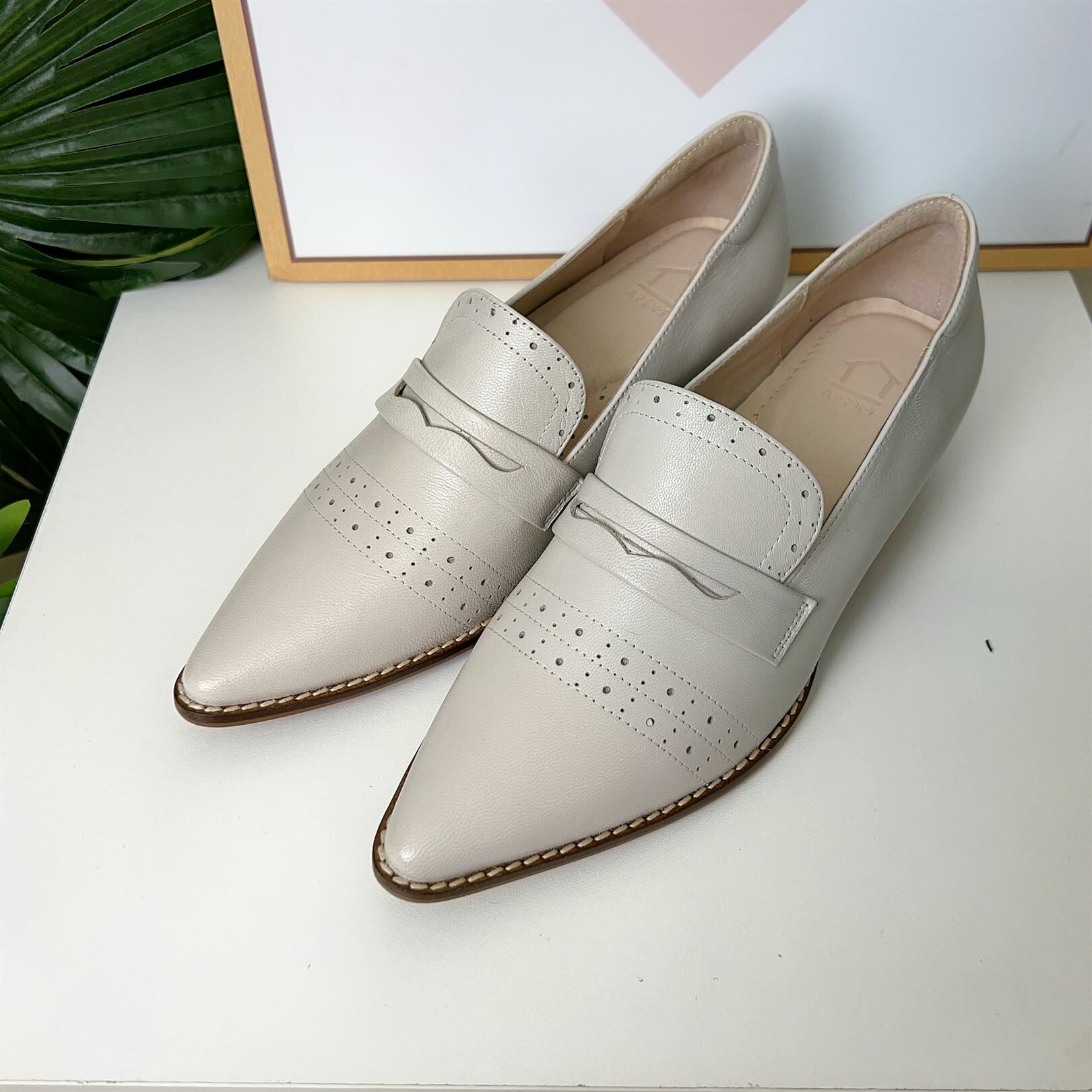 (P) 意大利真皮尖頭低踭鞋 (後高1.5吋)(正常碼) 631-99A - #2803