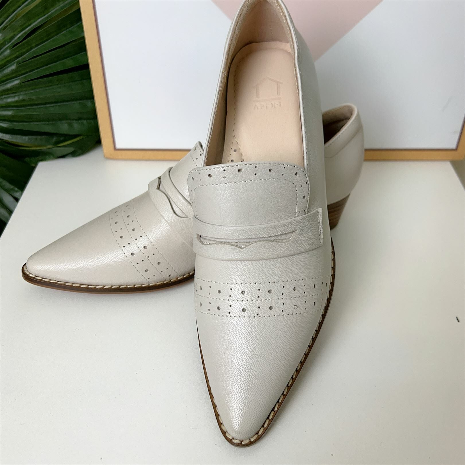 (P) 意大利真皮尖頭低踭鞋 (後高1.5吋)(正常碼) 631-99A - #2803