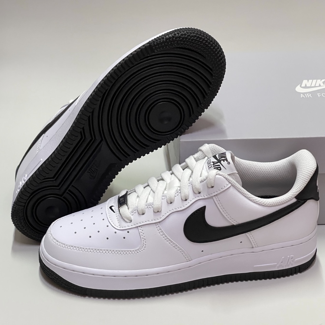 NIKE AIR FORCE 1 LOW 白黑勾 黑底 男款 FQ4296-101