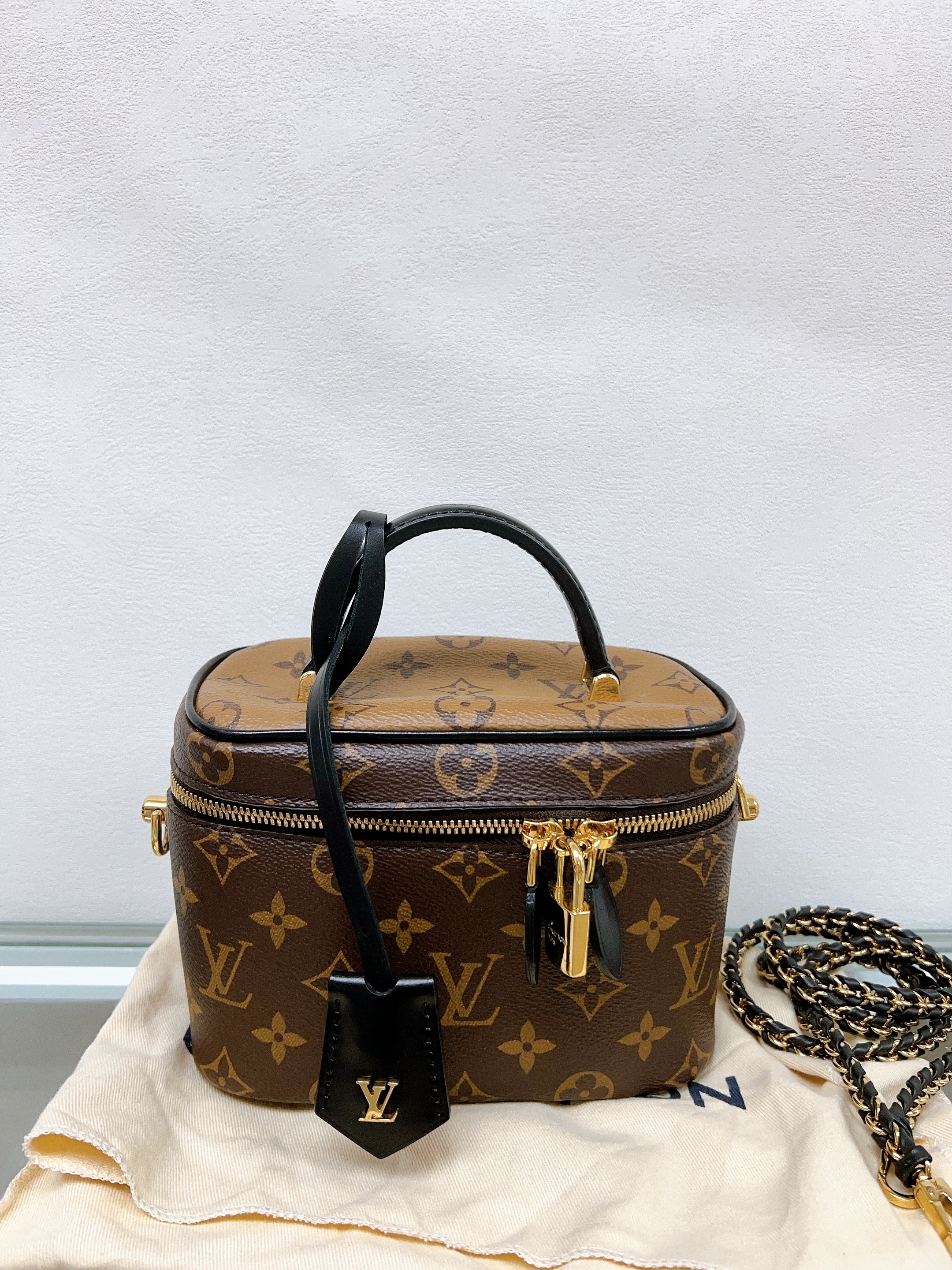 Lv vanity pm (brown monogram)