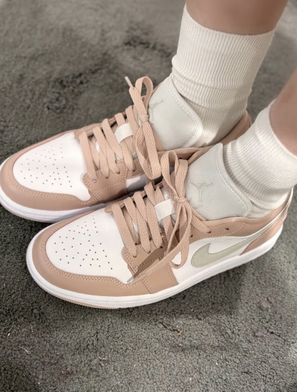 Nike Air Jordan 1 AJ1 櫻花粉灰勾勾 粉色 皮革 女款 DC0774-120/預購