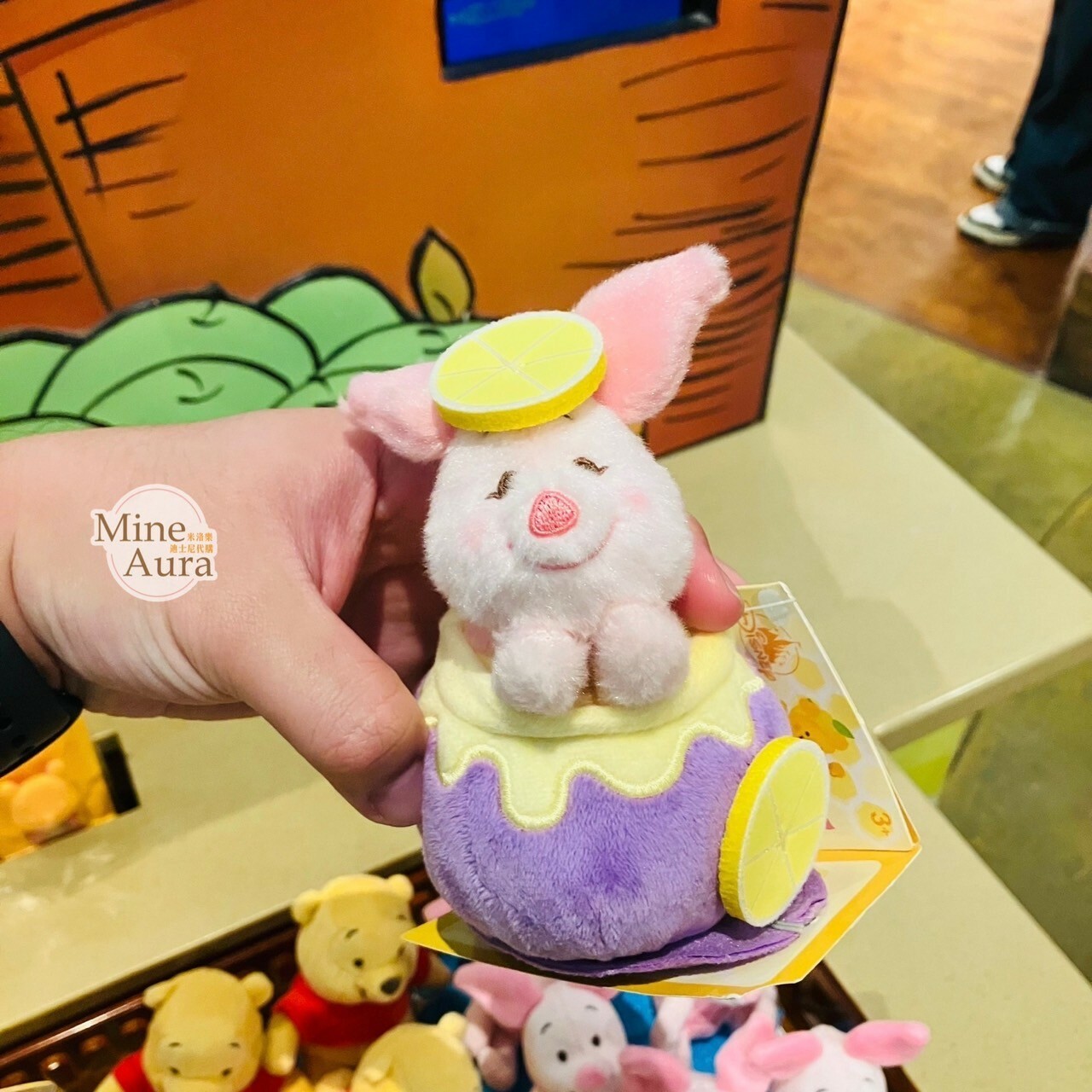 春日系列 小熊維尼 Winnie the Pooh 小豬 皮傑 piglet 蜂蜜罐造型 磁鐵 坐肩 絨毛 娃娃 公仔 -香港迪士尼樂園