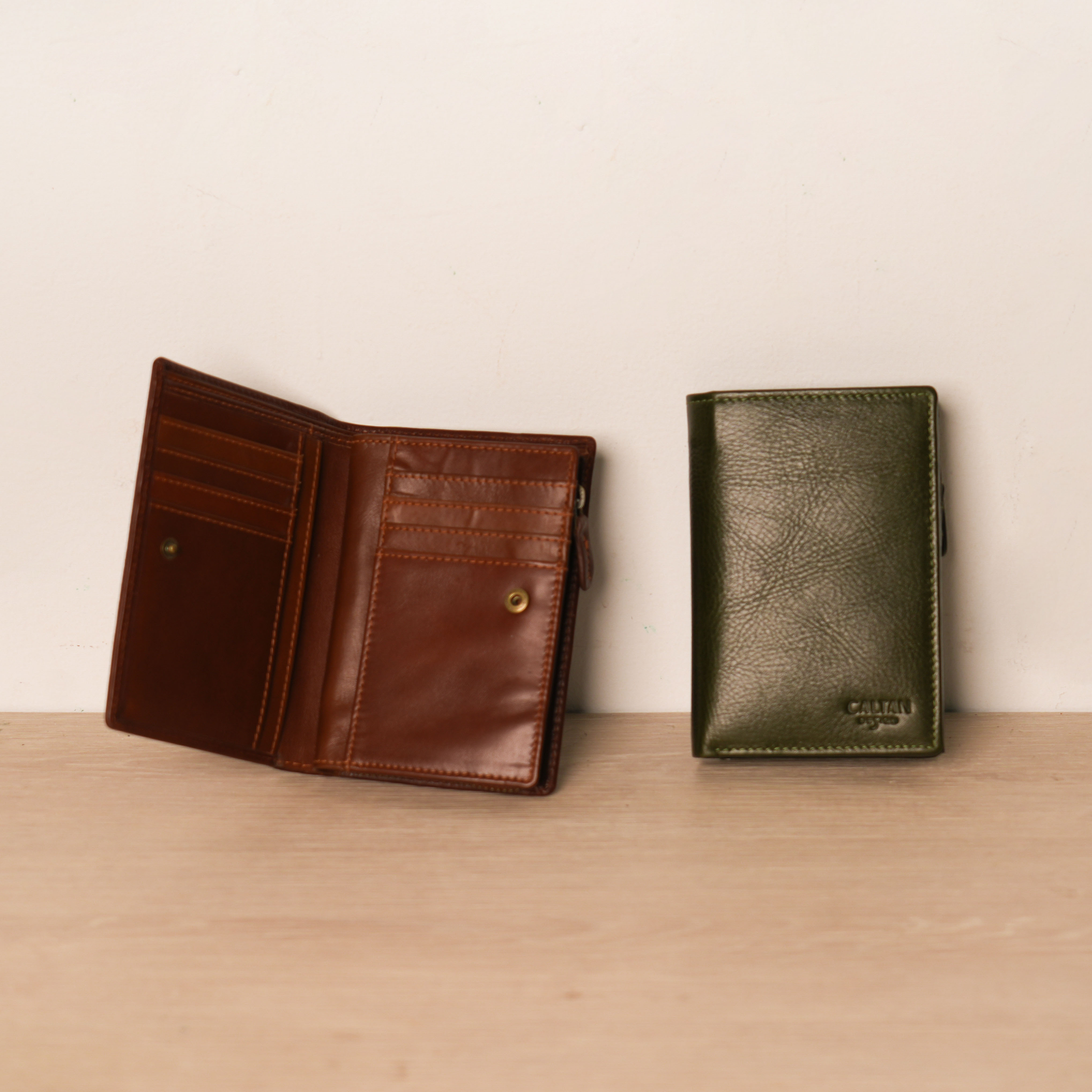 直式對折中短夾-五色(075241)