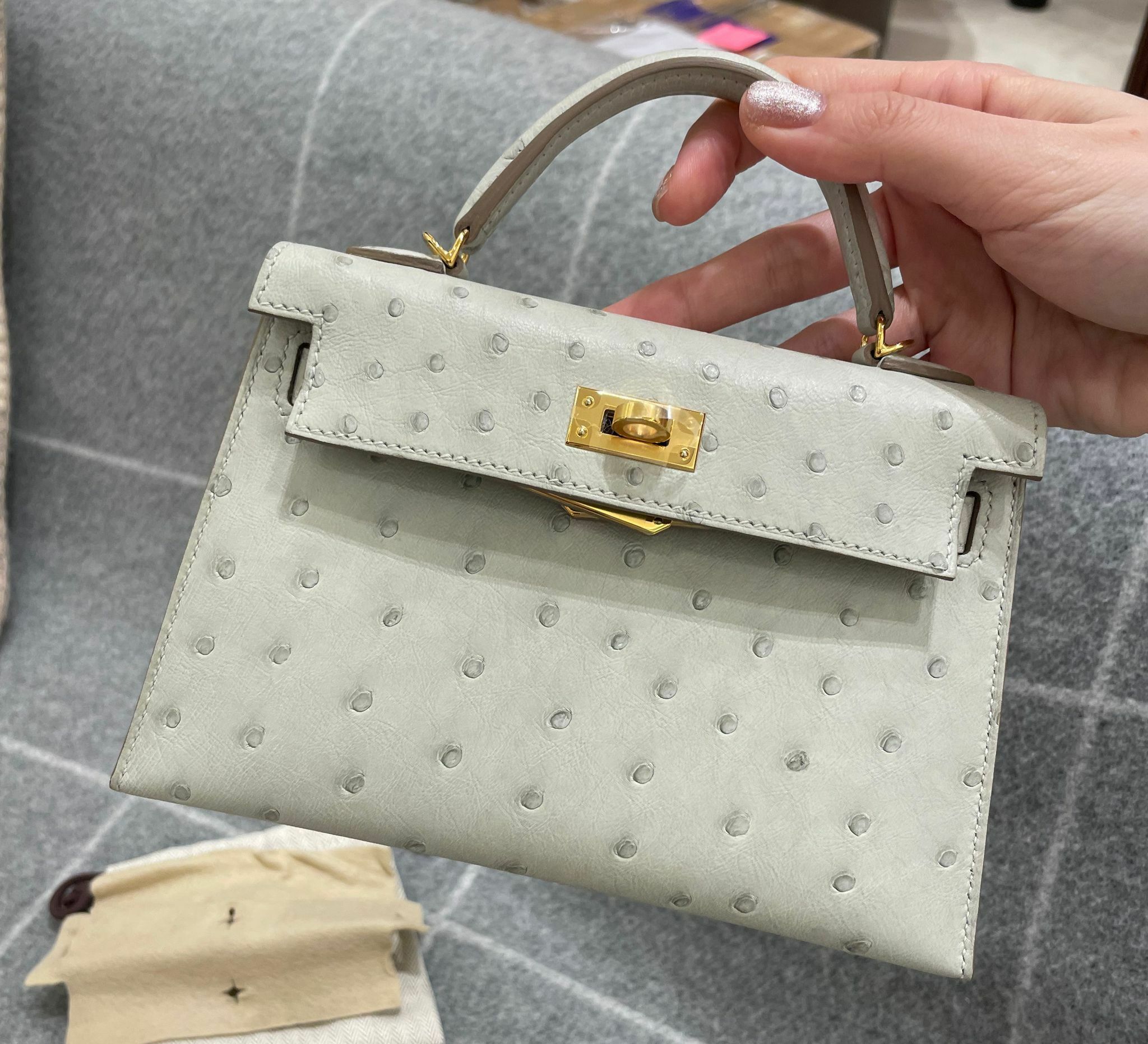 Kelly mini II 80 gris perle cc ostrich B