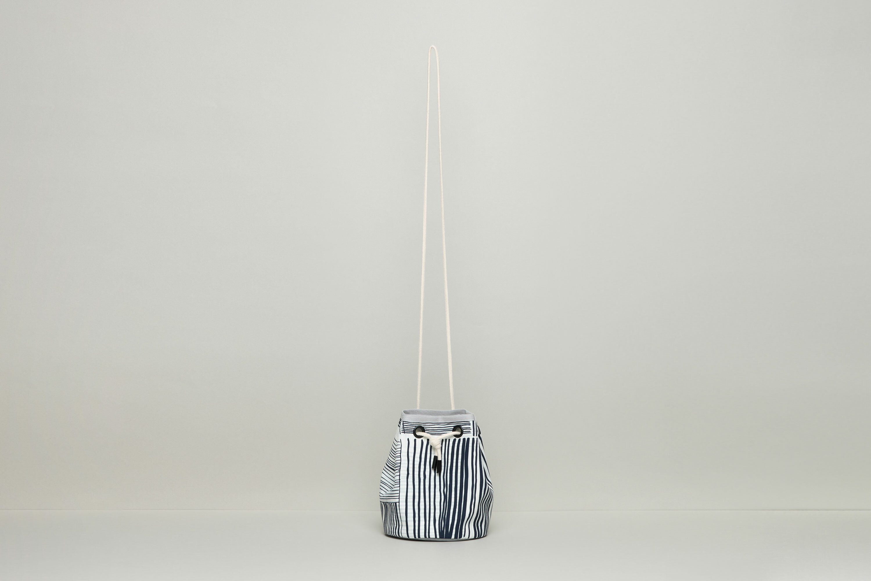 遛狗束口包 / 編織深藍