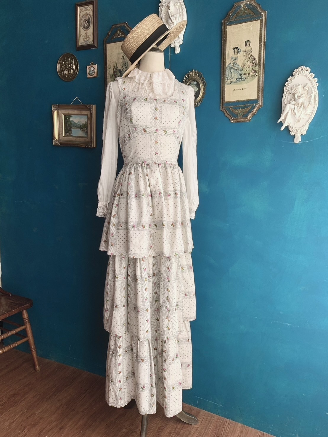 Vintage Dress/古著掛脖式背後簍空蛋糕襬洋裝