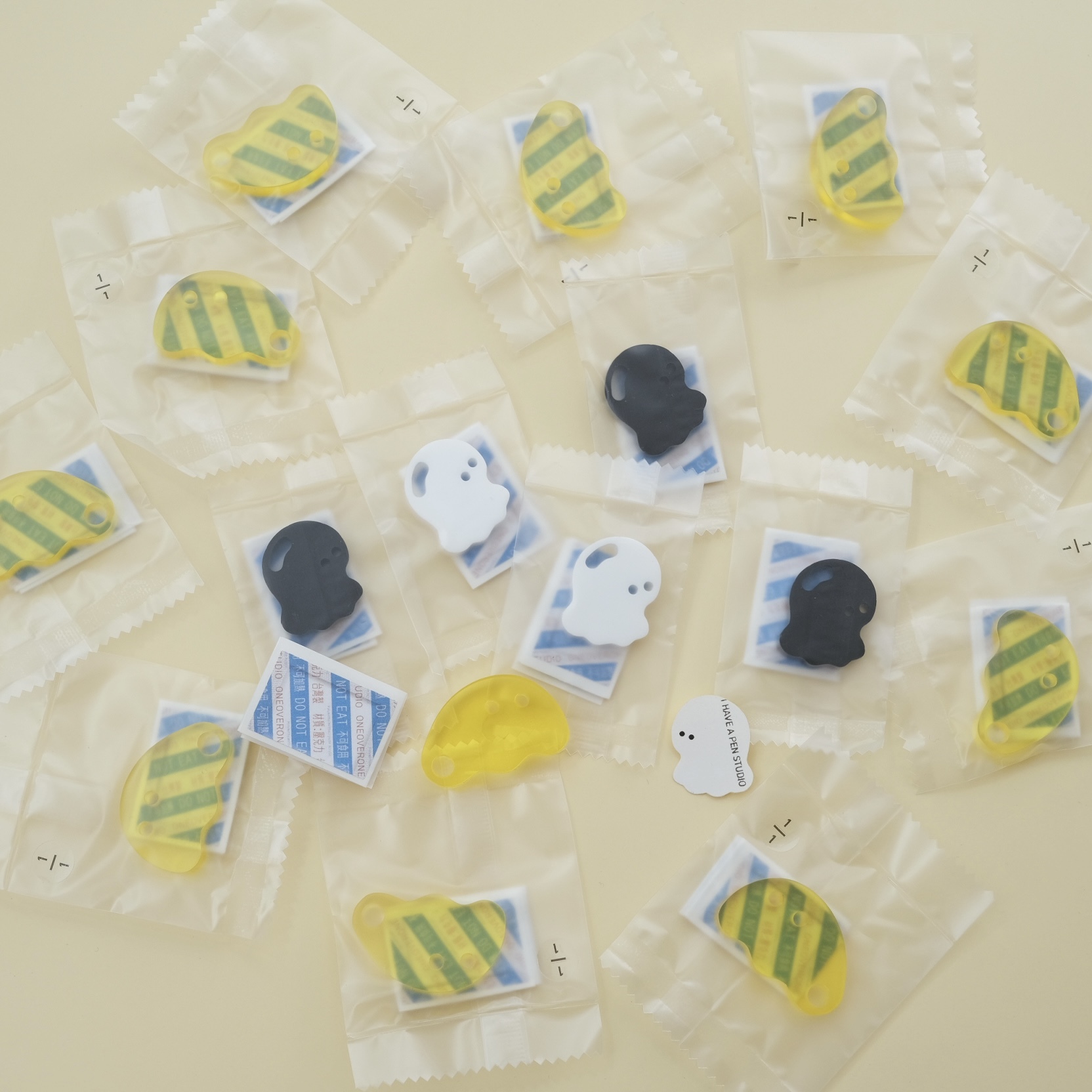 小恐龍 不明物體 5mm 壓克力掛飾 ｜一分之一工作室 台灣