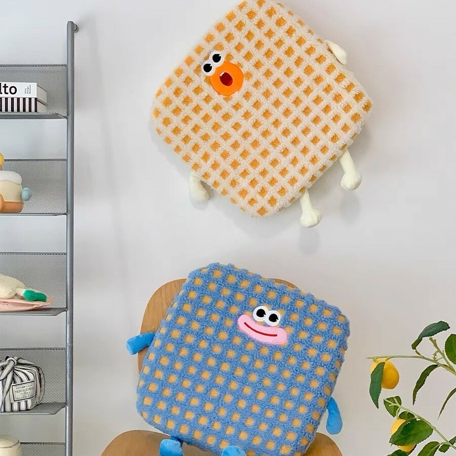 《3947》可愛小怪獸記憶棉毛絨坐墊