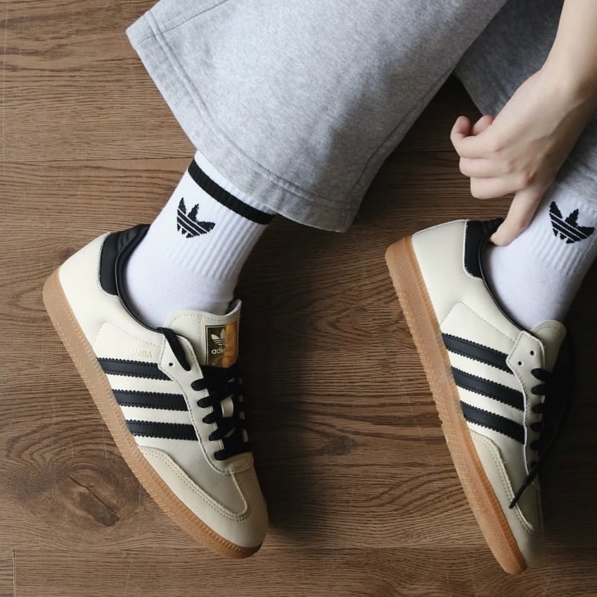 ADIDAS ORIGINALS SAMBA 米白黑 焦糖底 德訓鞋 T頭鞋 金標 男女同款 復古休閒鞋 ID0478