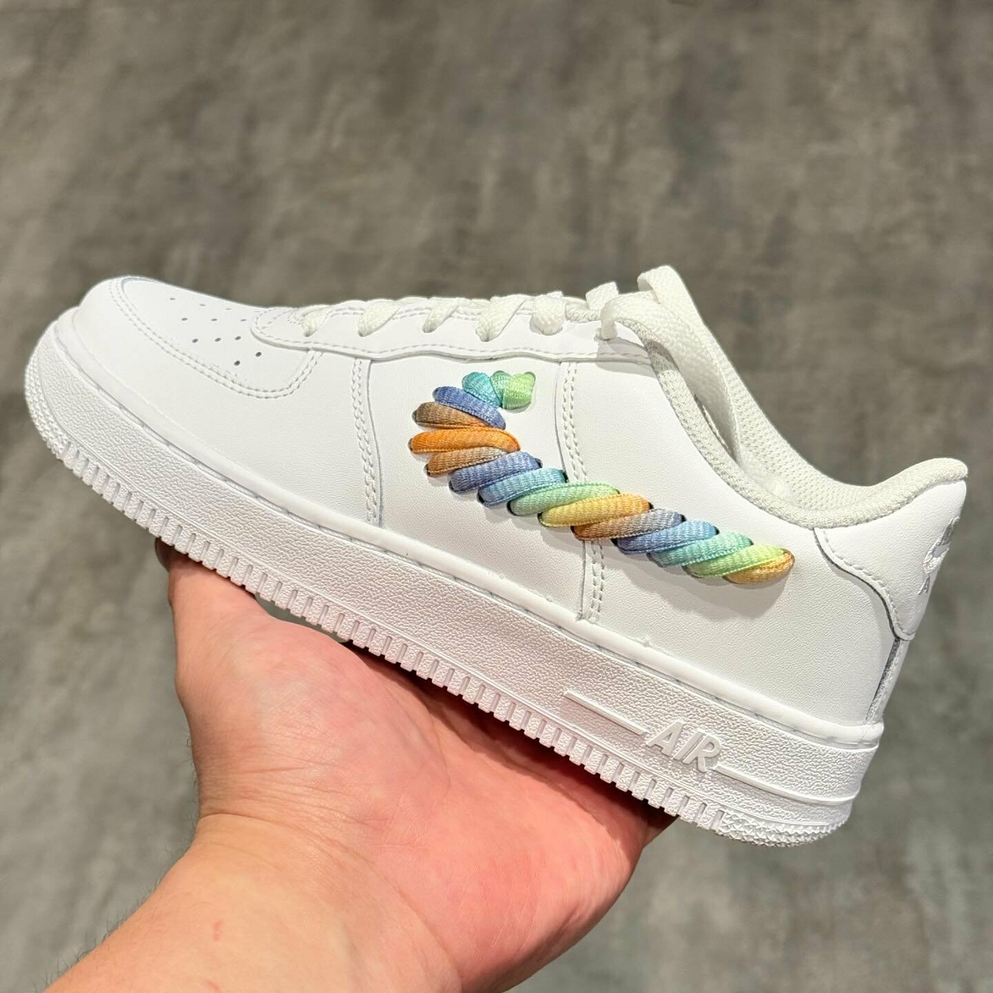 Nike air force 彩虹鞋帶勾 大童 女生尺寸 ( FQ4948-100 )