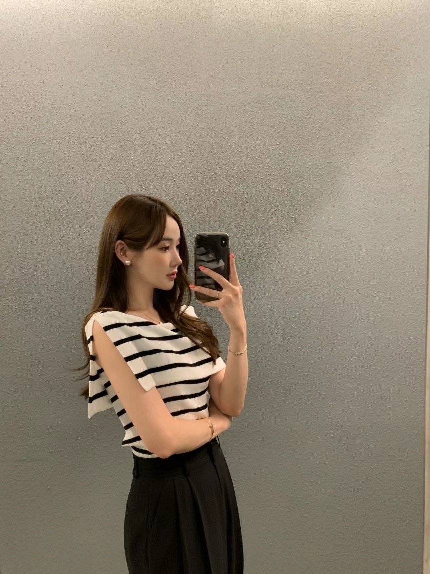 正韓大翻領背心針織上衣