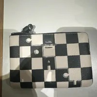 [S] COACH CR813 CORNER ZIP W CCH CHECKEREDBOARD,SV/BLACK/CHALK, 196395285198 (SCO725)