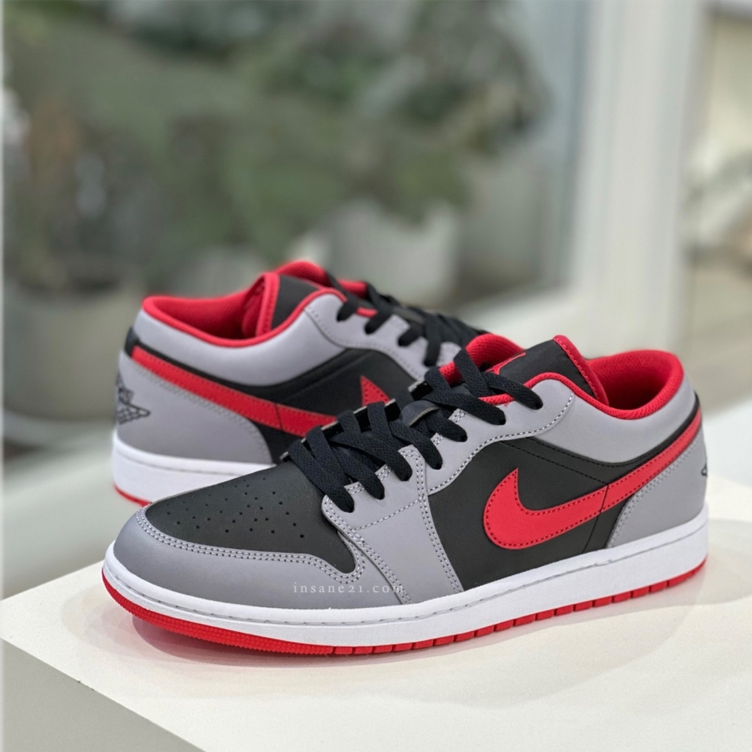 NIKE JORDAN 1 LOW 