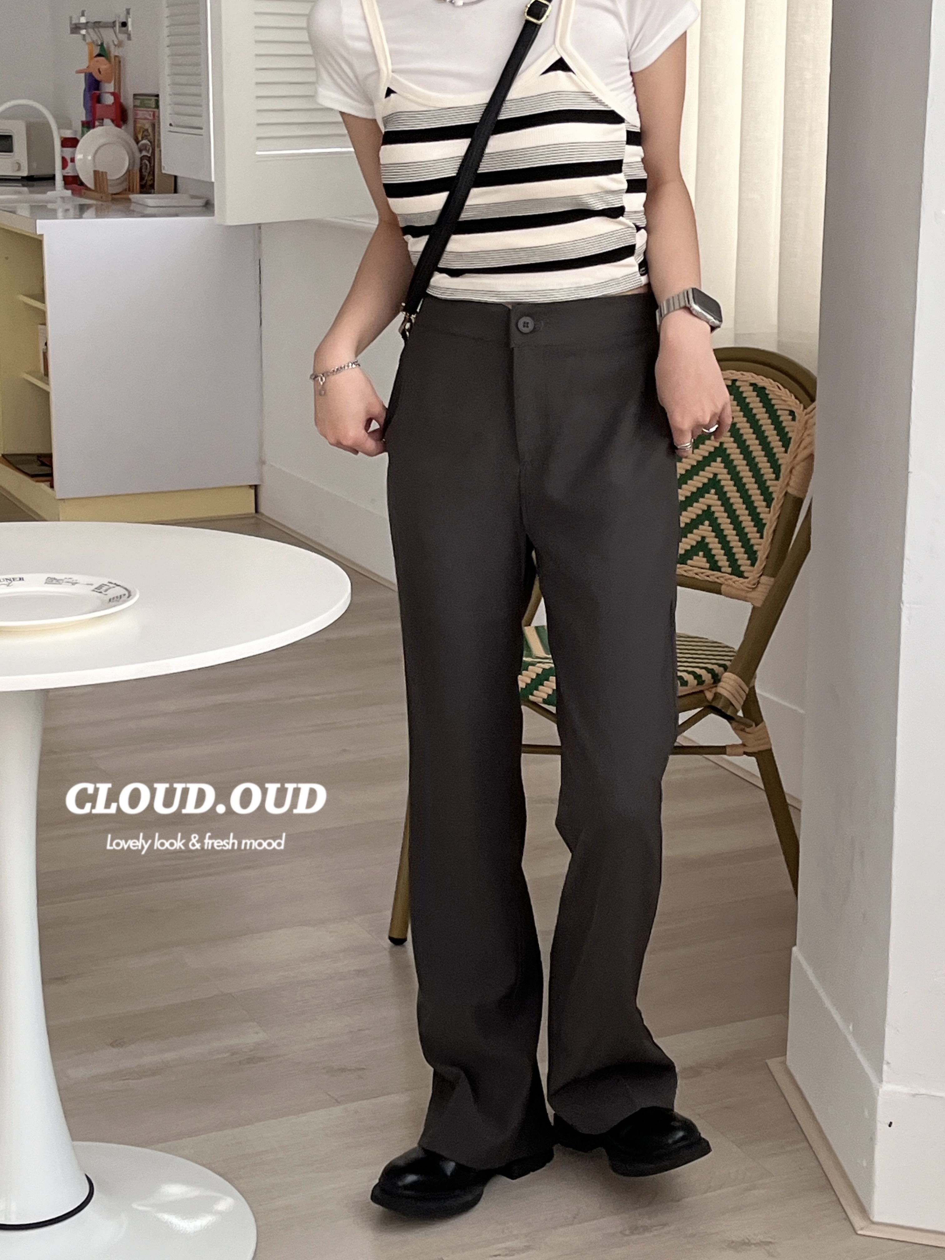 後開衩微喇叭挺版西裝褲