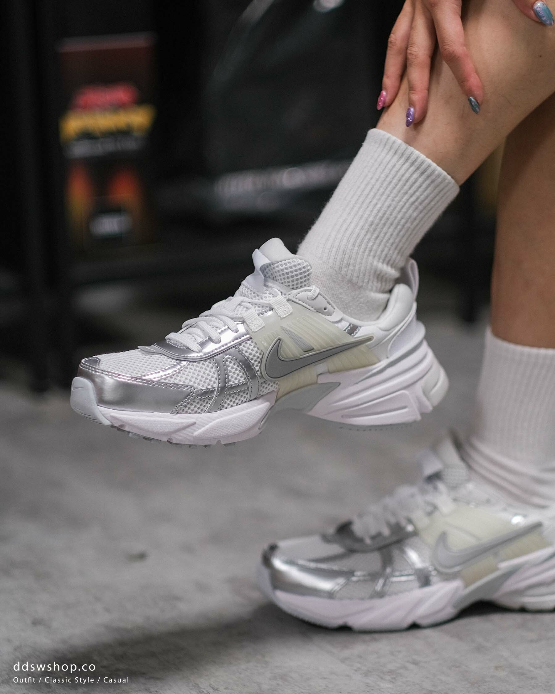 Nike V2K Run 復古千禧風 白銀 FD0736-104