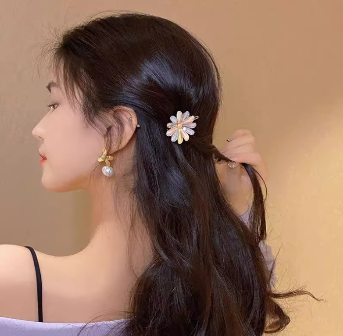 [4 FOR RM10] Colorful Crystal Flower Hair Clip