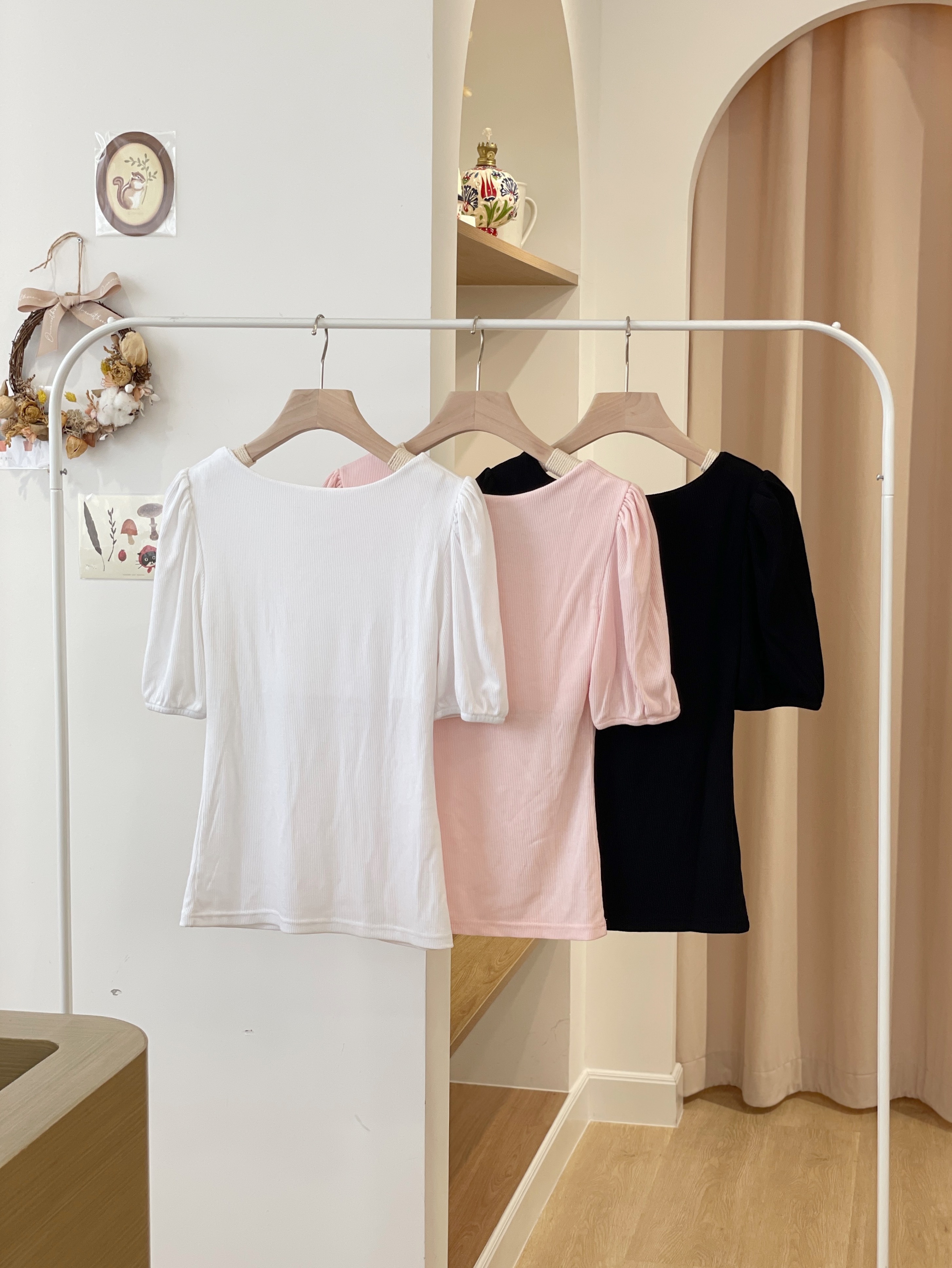 T978 Square Neck Soft Puffy Top