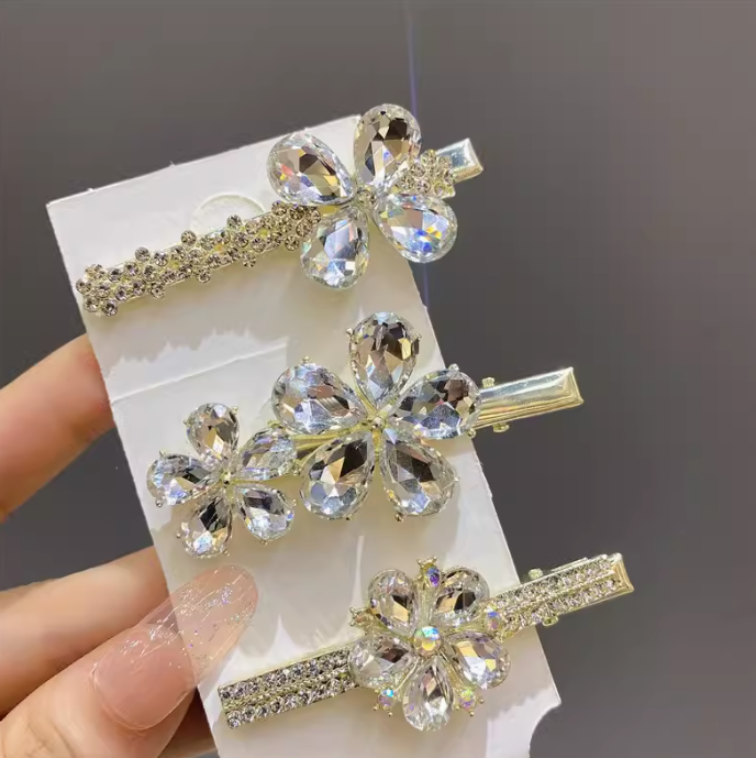 [4 FOR RM10] Super Sparkly Crystal Flower Hair Clip
