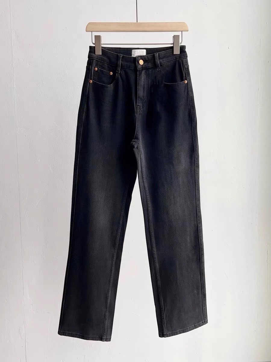 高彈力棉水洗直筒牛仔褲(洞洞皮標)