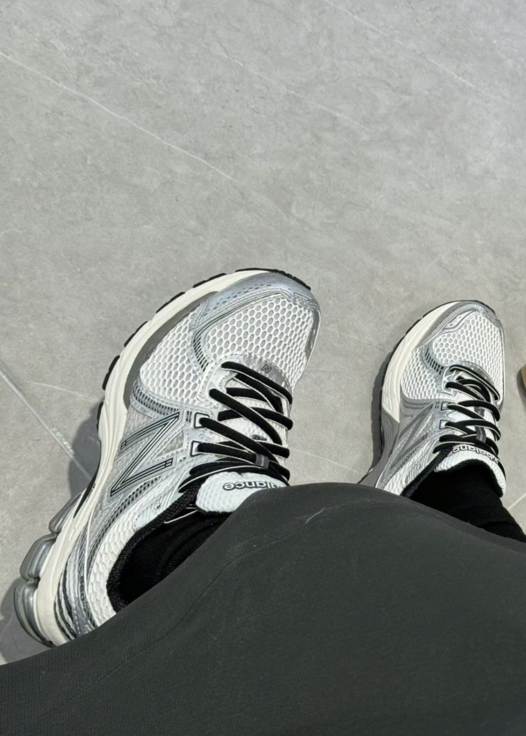 New Balance 860v2 
