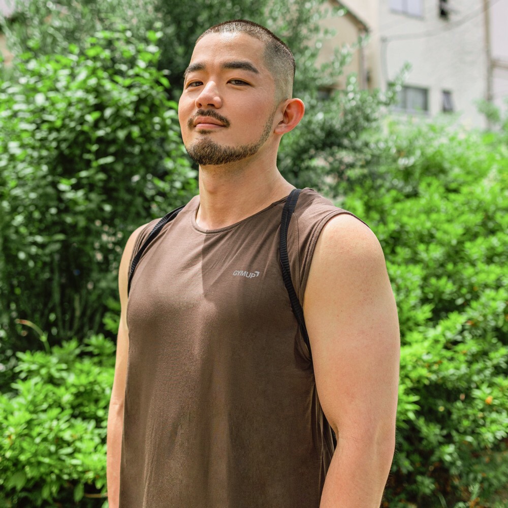 GYMUP 肌肉側開背心 06 深棕灰