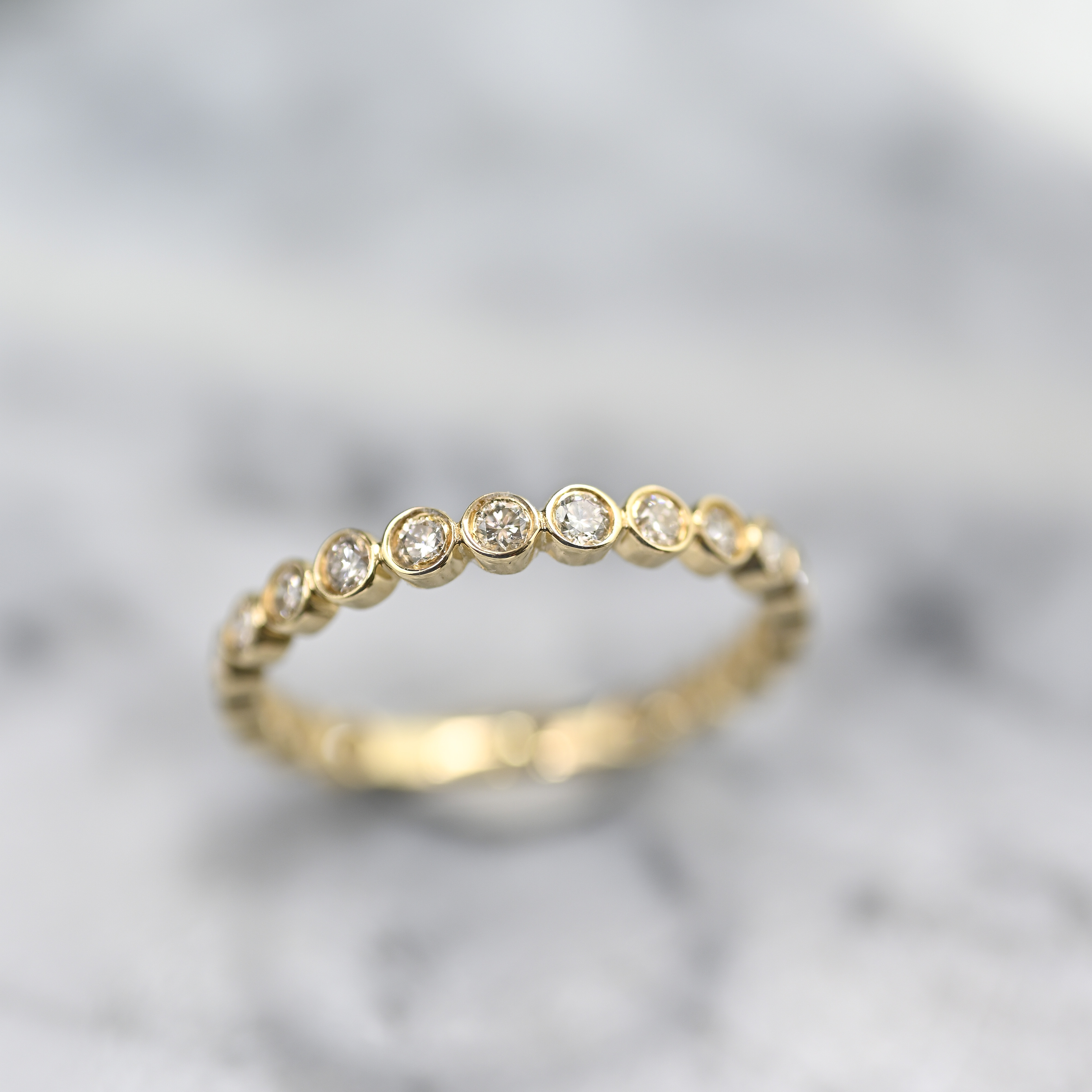 18K Cerchio Diamond Ring