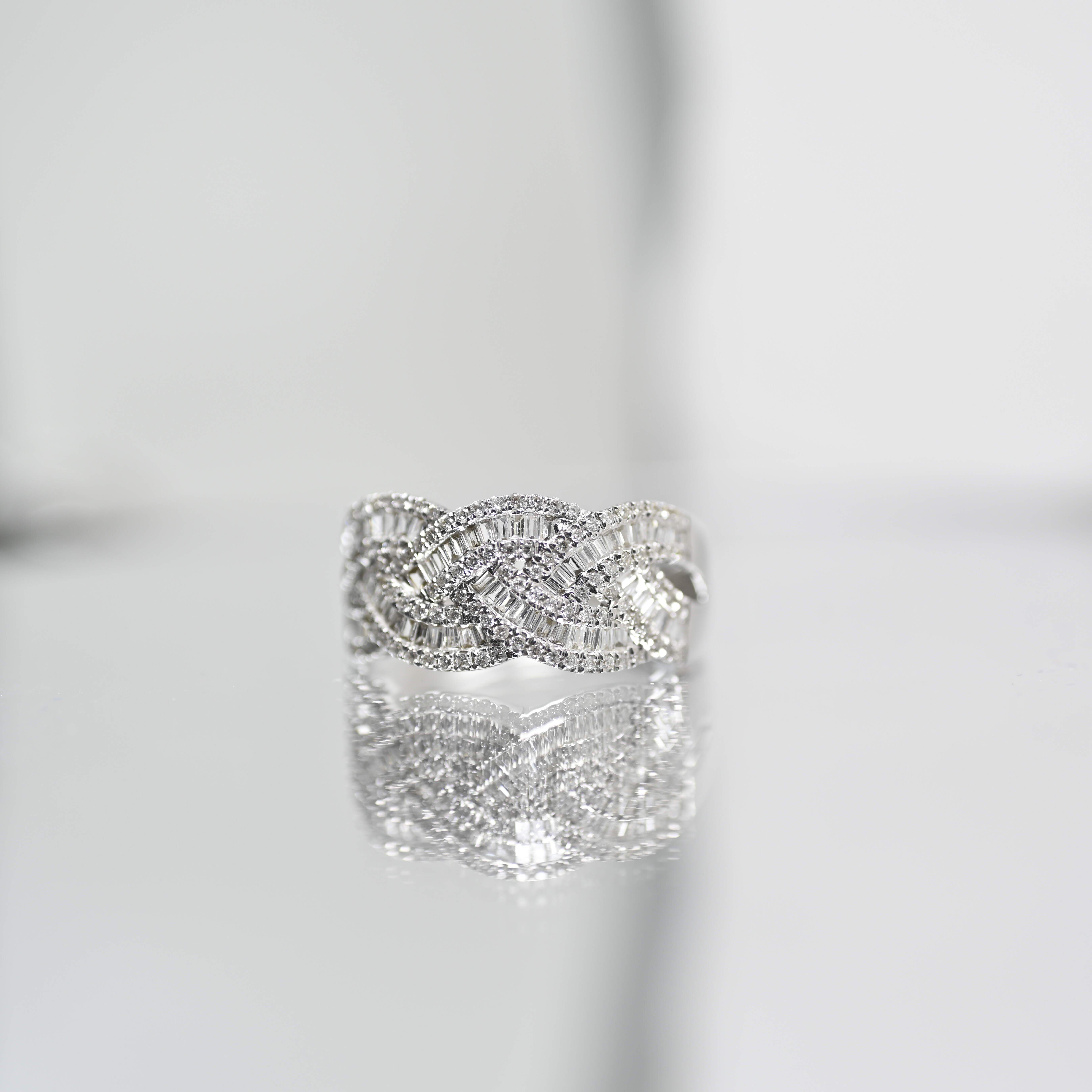 18K Fascinante Diamond Ring