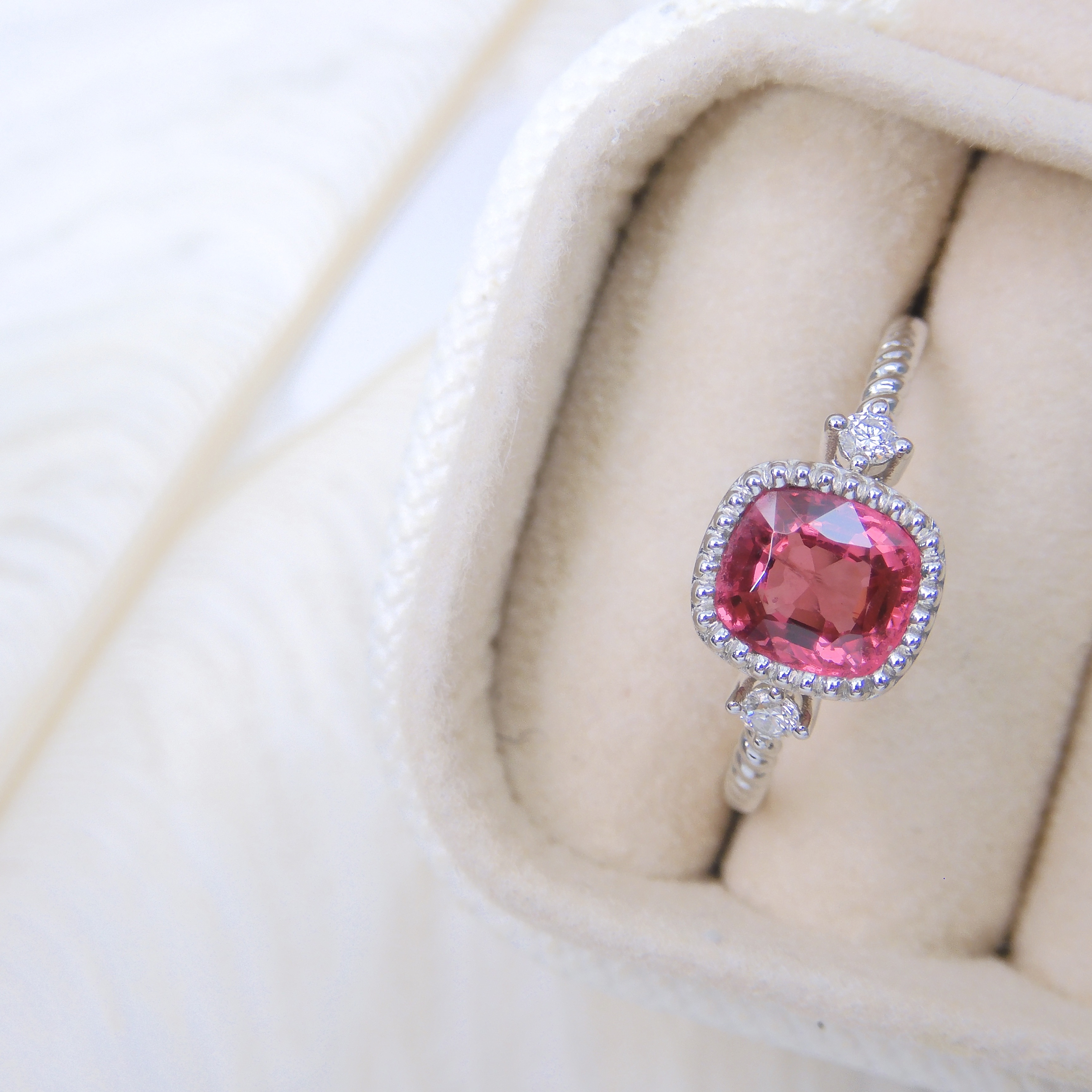 18K金 1.1ct 尖晶石戒指